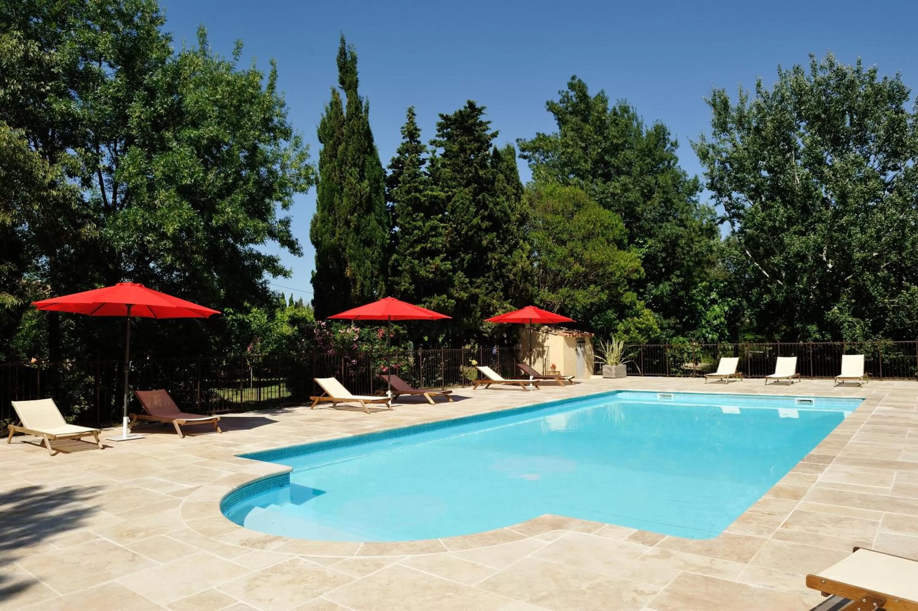 Swimming pool in Chambres d'Hotes Domaine des Machottes