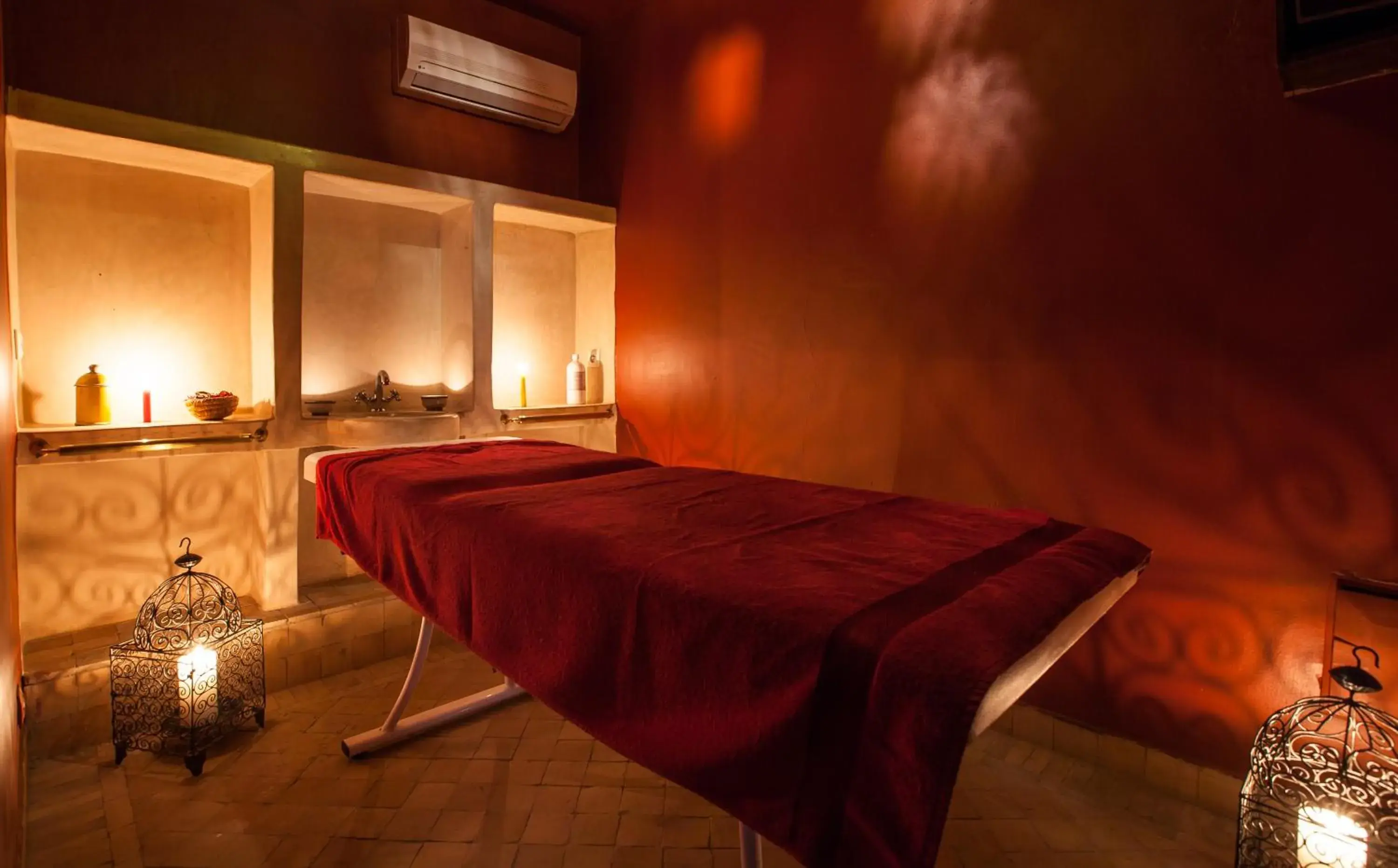 Massage, Bed in Riad Alaka