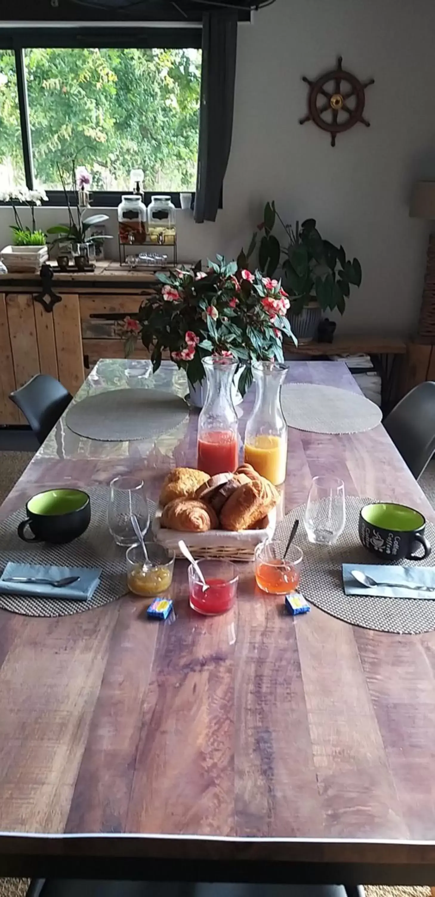 Continental breakfast, Restaurant/Places to Eat in La résinière