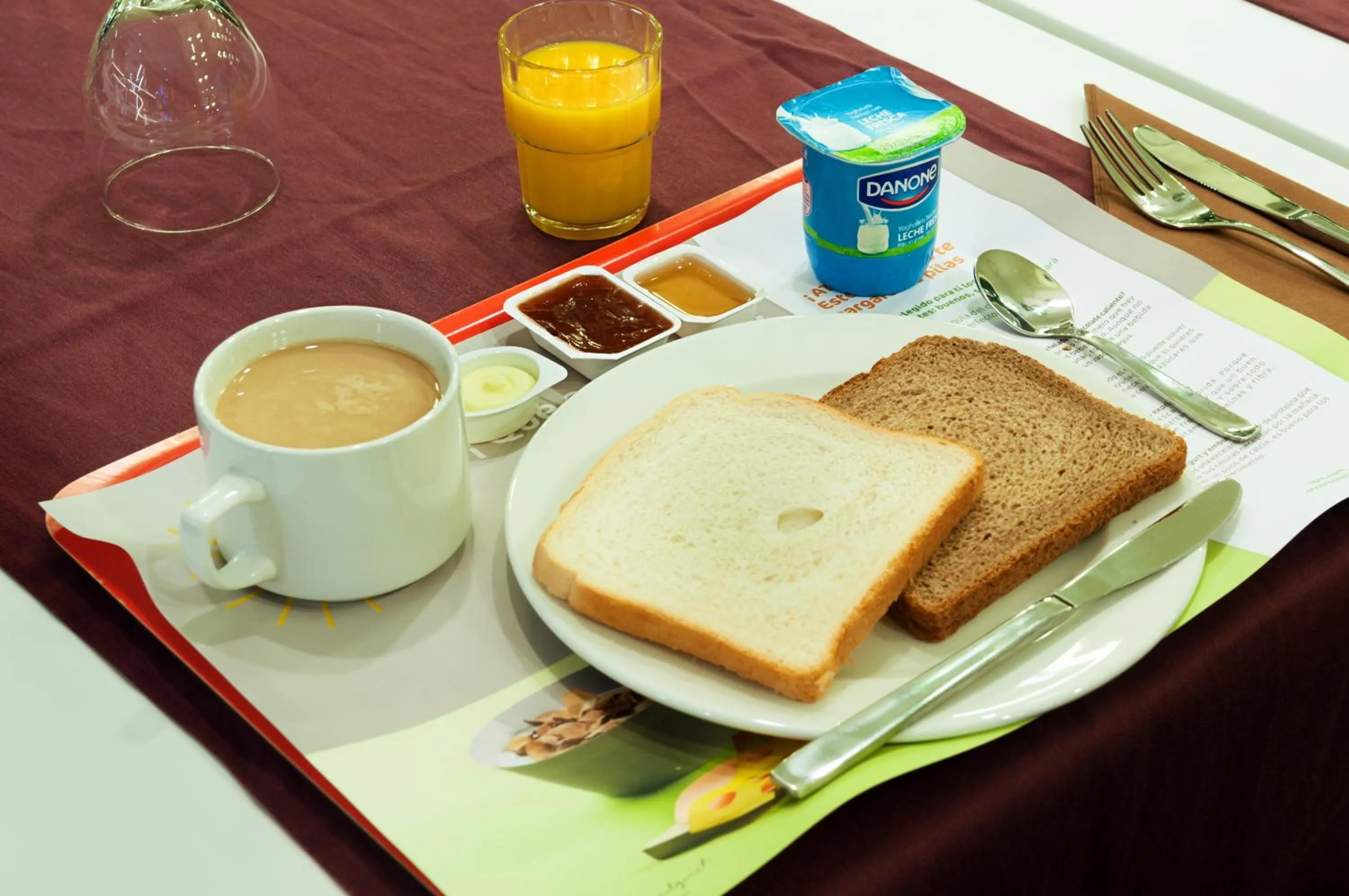 Food close-up in Hotel Ibis Styles Lleida Torrefarrera