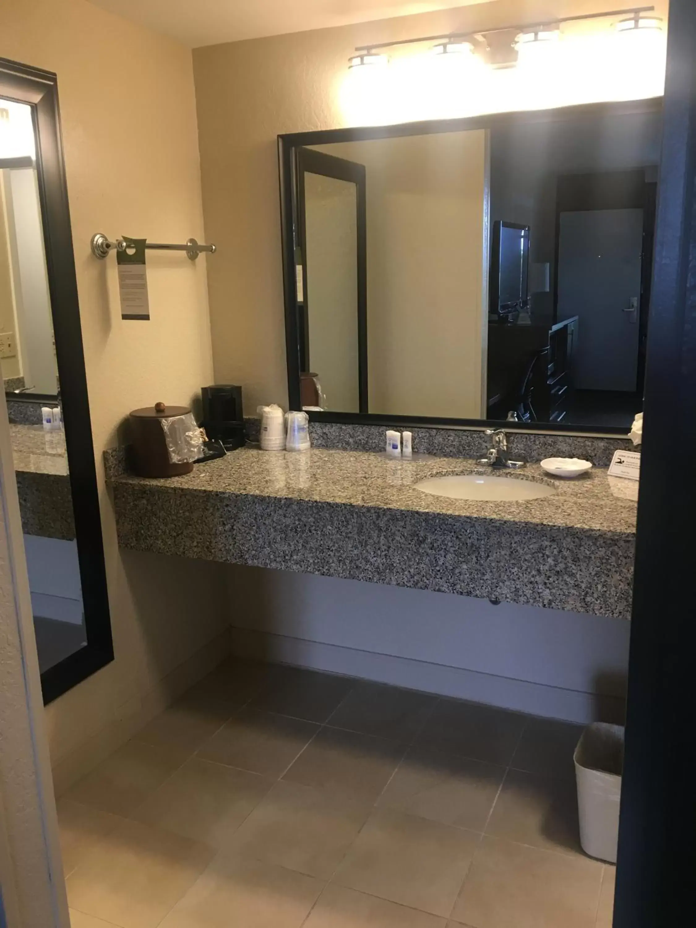 Bathroom in Best Western Plus Siesta Key Gateway