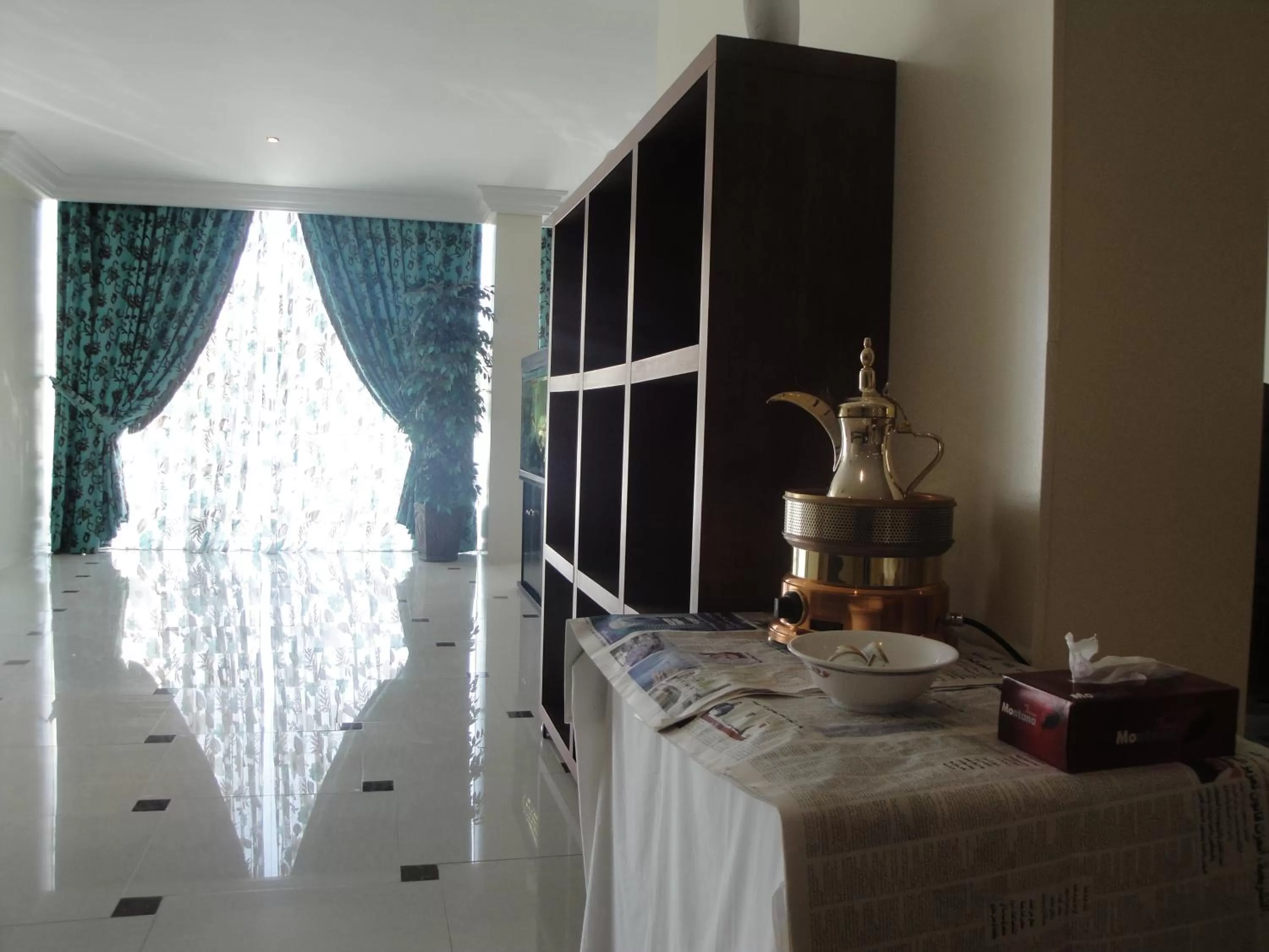 Lobby or reception, Bed in Marina Royal Hotel Suites