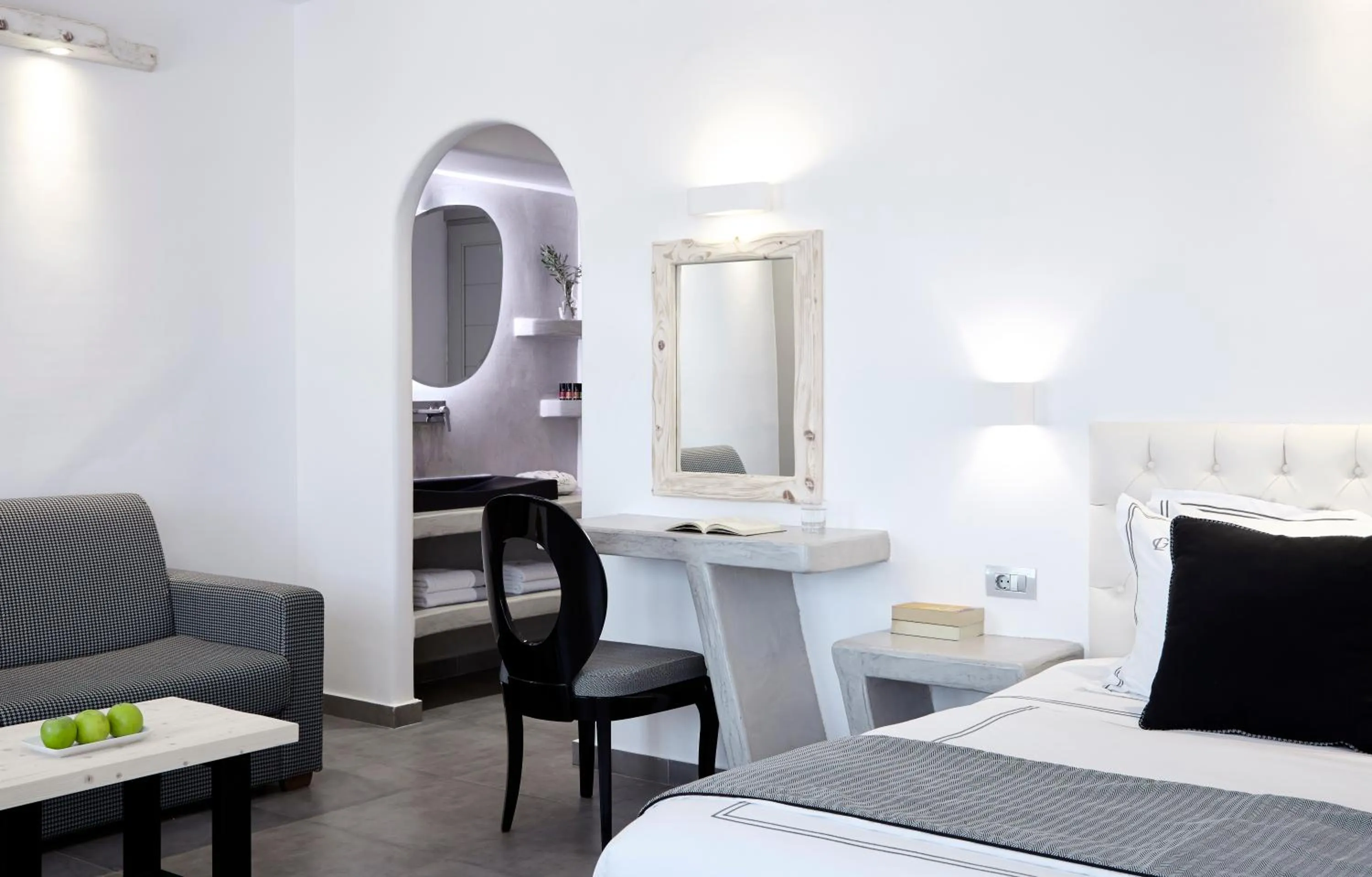 TV and multimedia, Bed in Kalisti Hotel & Suites