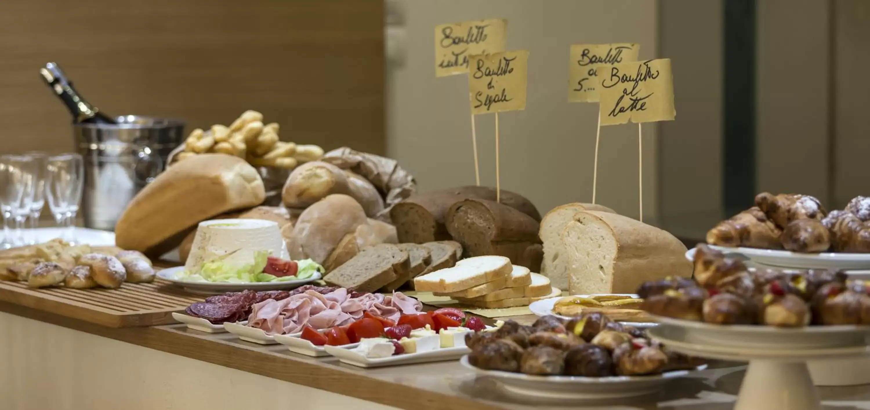 Continental breakfast, Breakfast in Hotel Boemia