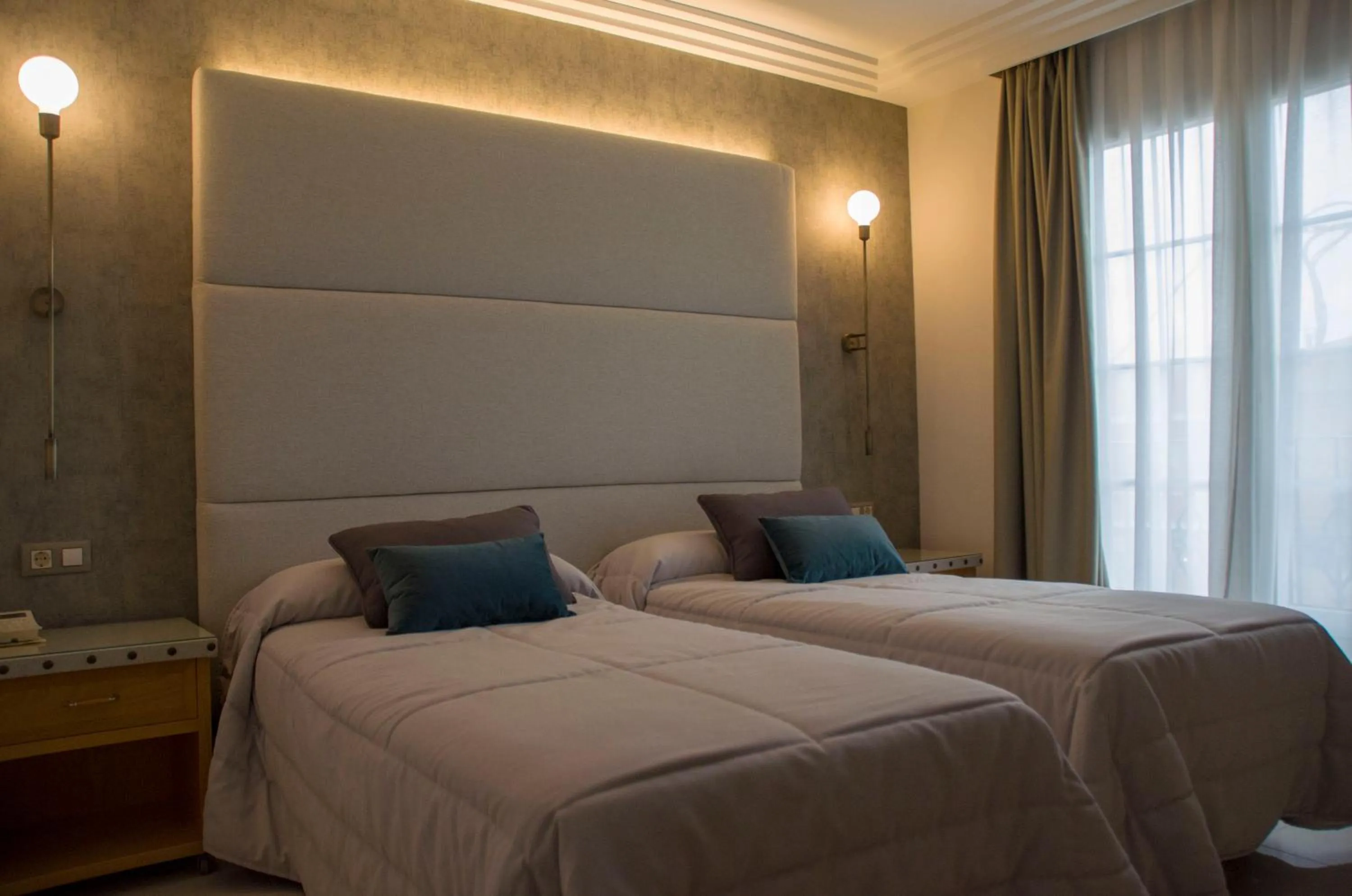 Bedroom, Bed in Hotel Complejo París