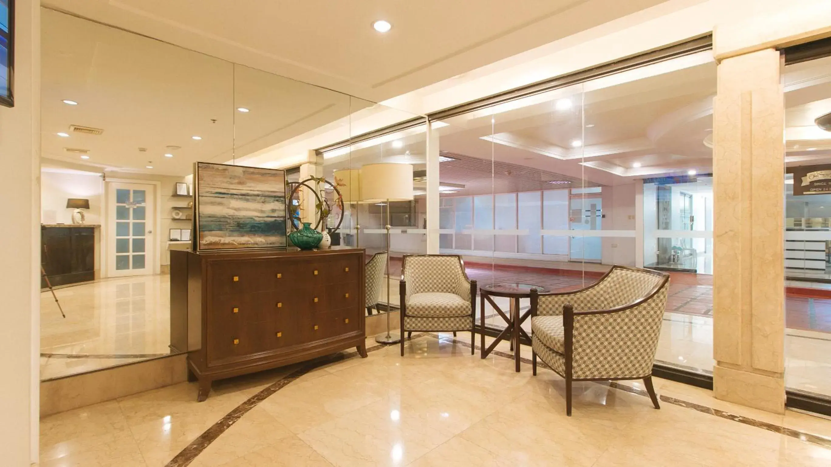 Lobby or reception, Lobby/Reception in RedDoorz Premium @ The Residences Olympia Makati