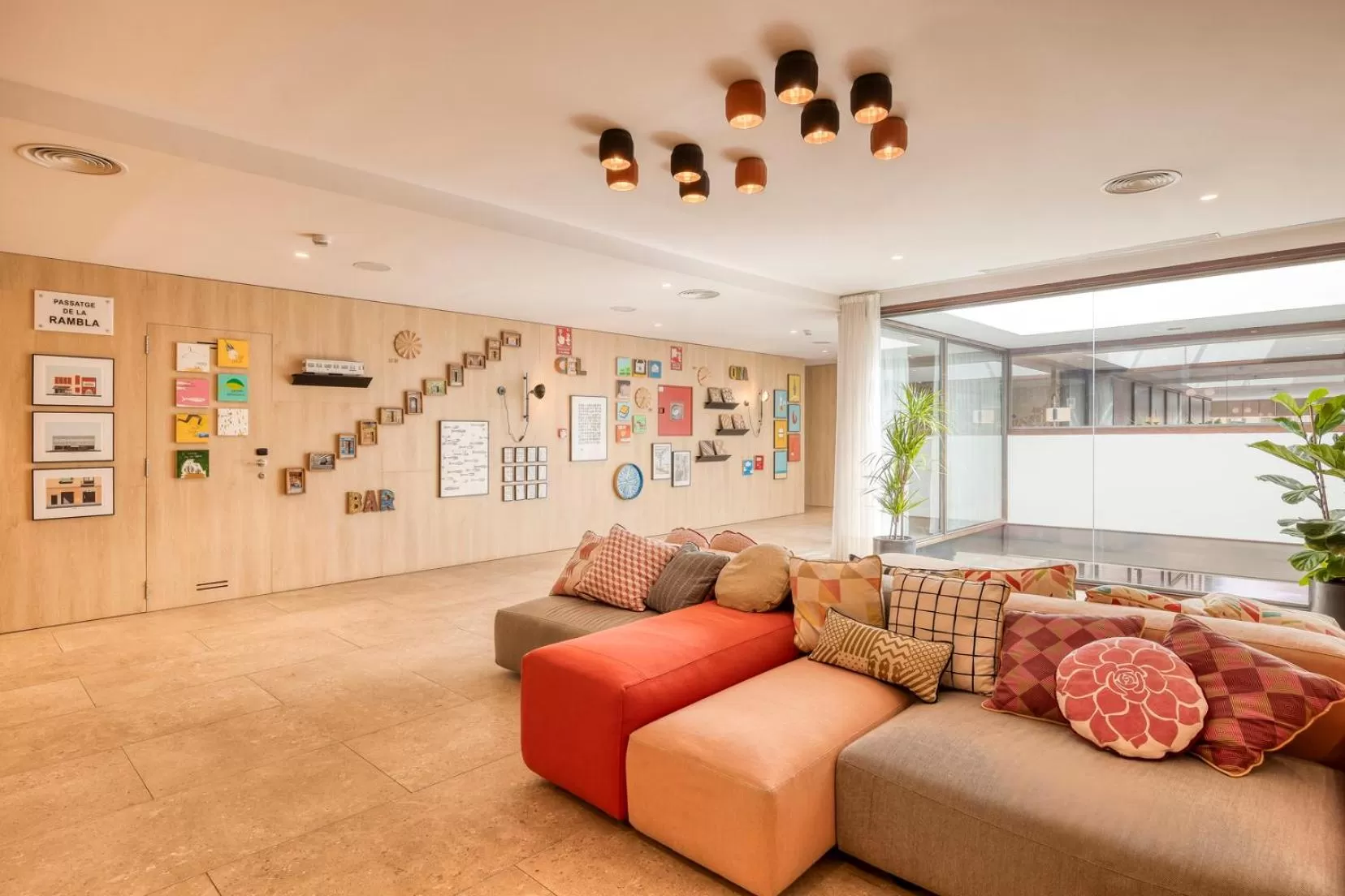 Living room in Citadines Ramblas Barcelona