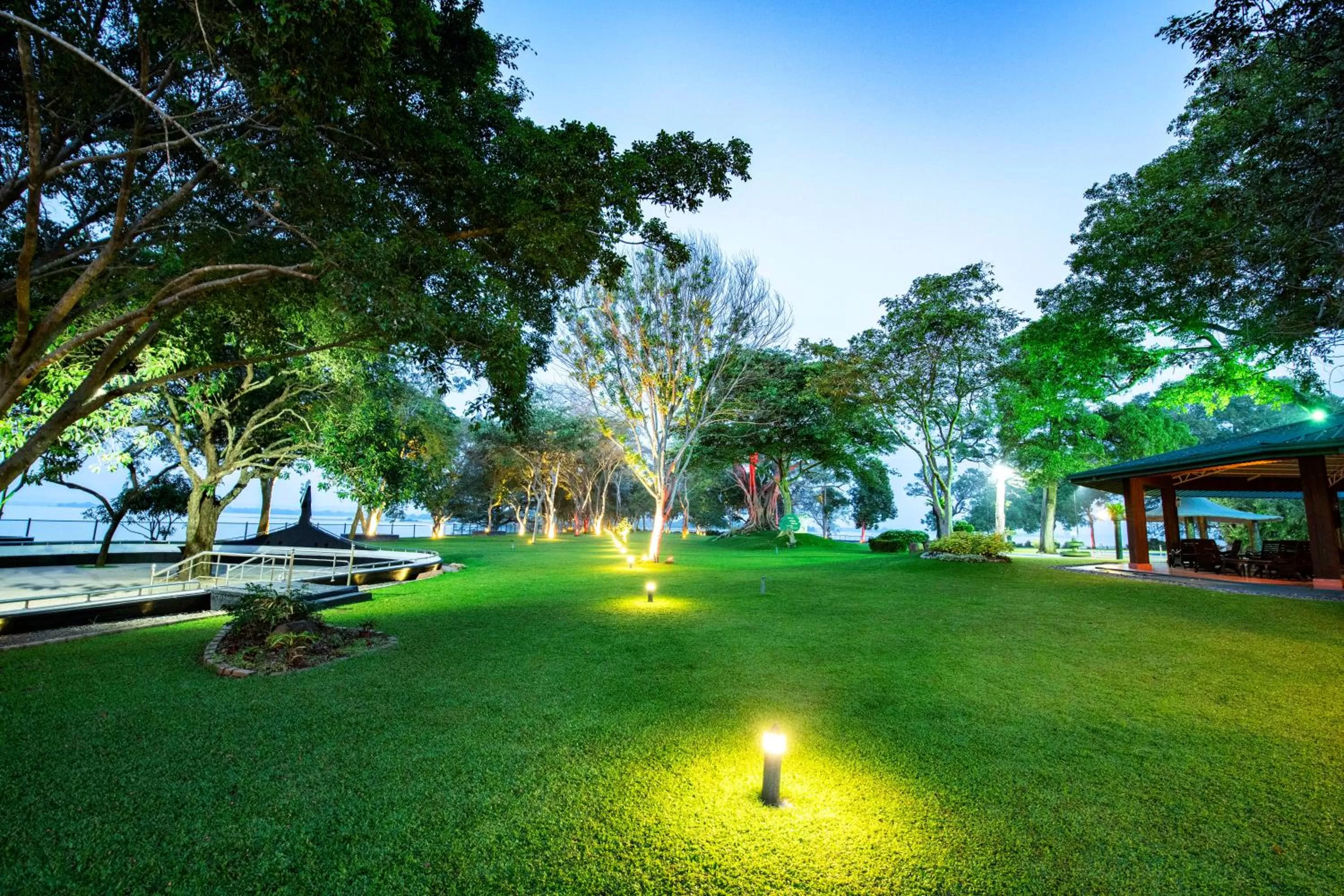 Garden in Hotel Sudu Araliya