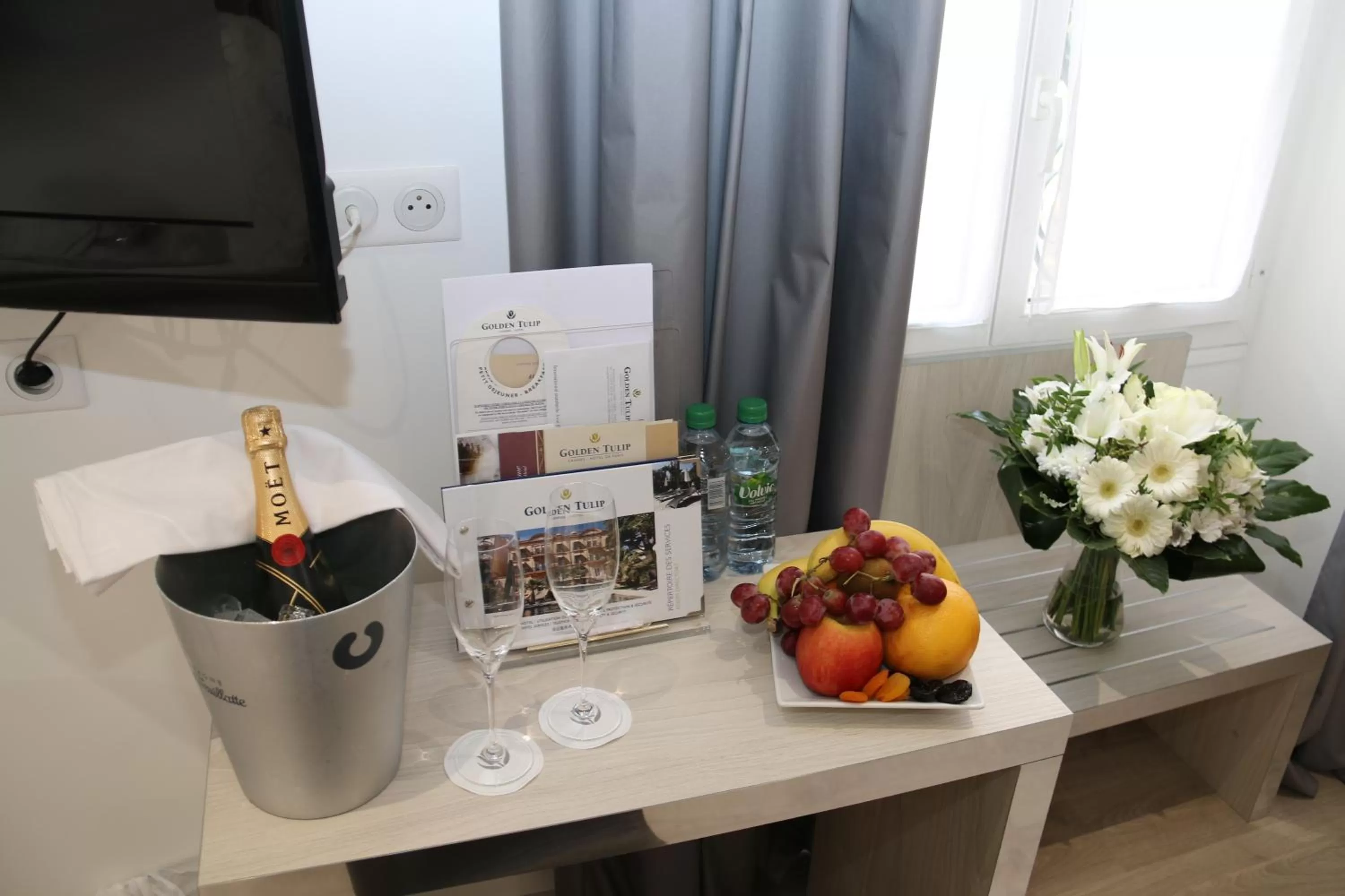 Drinks in GOLDEN TULIP CANNES HOTEL de PARIS