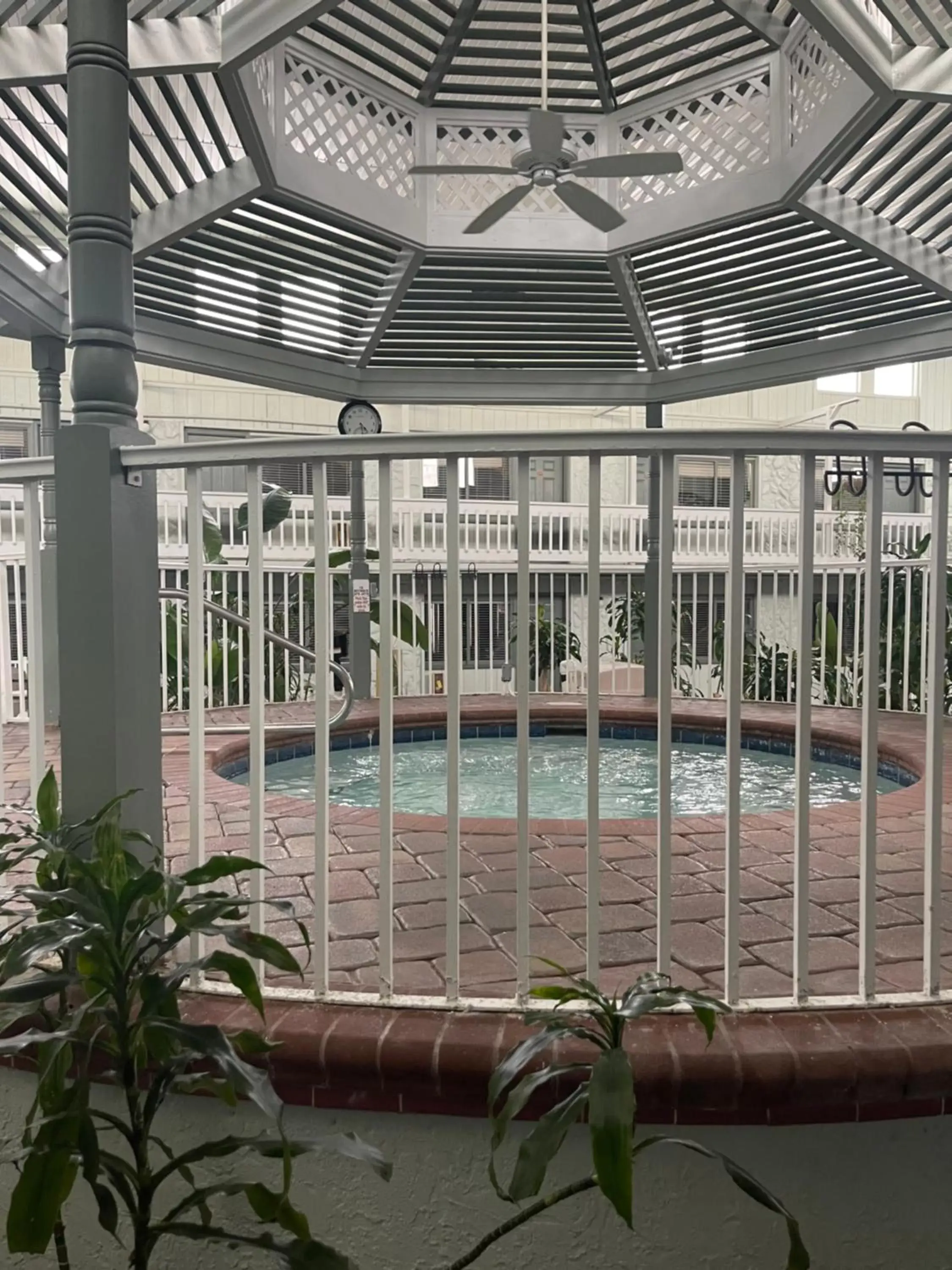 Hot Tub in Club Destin Condos