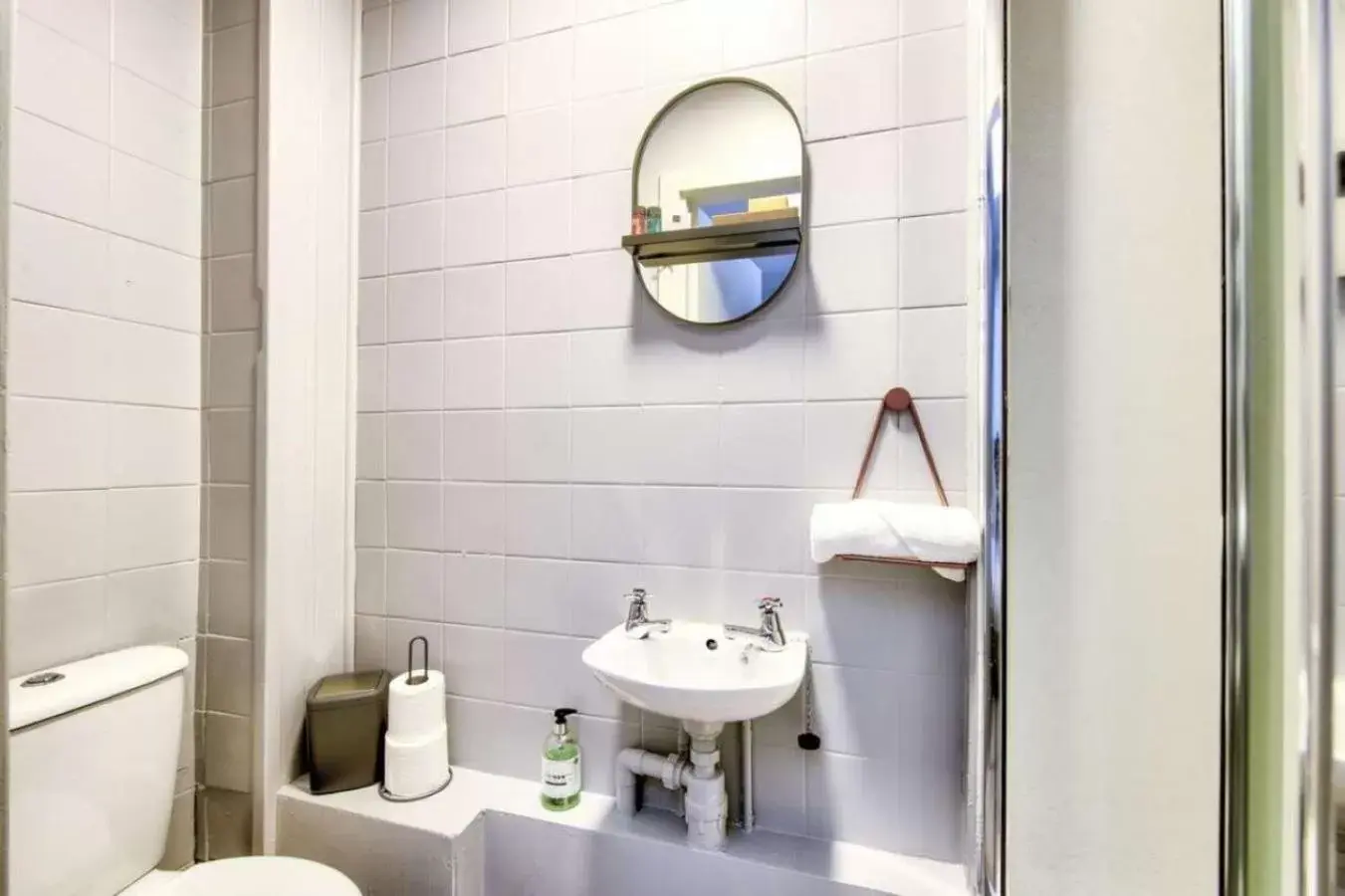 Shower, Bathroom in The Castle Hotel