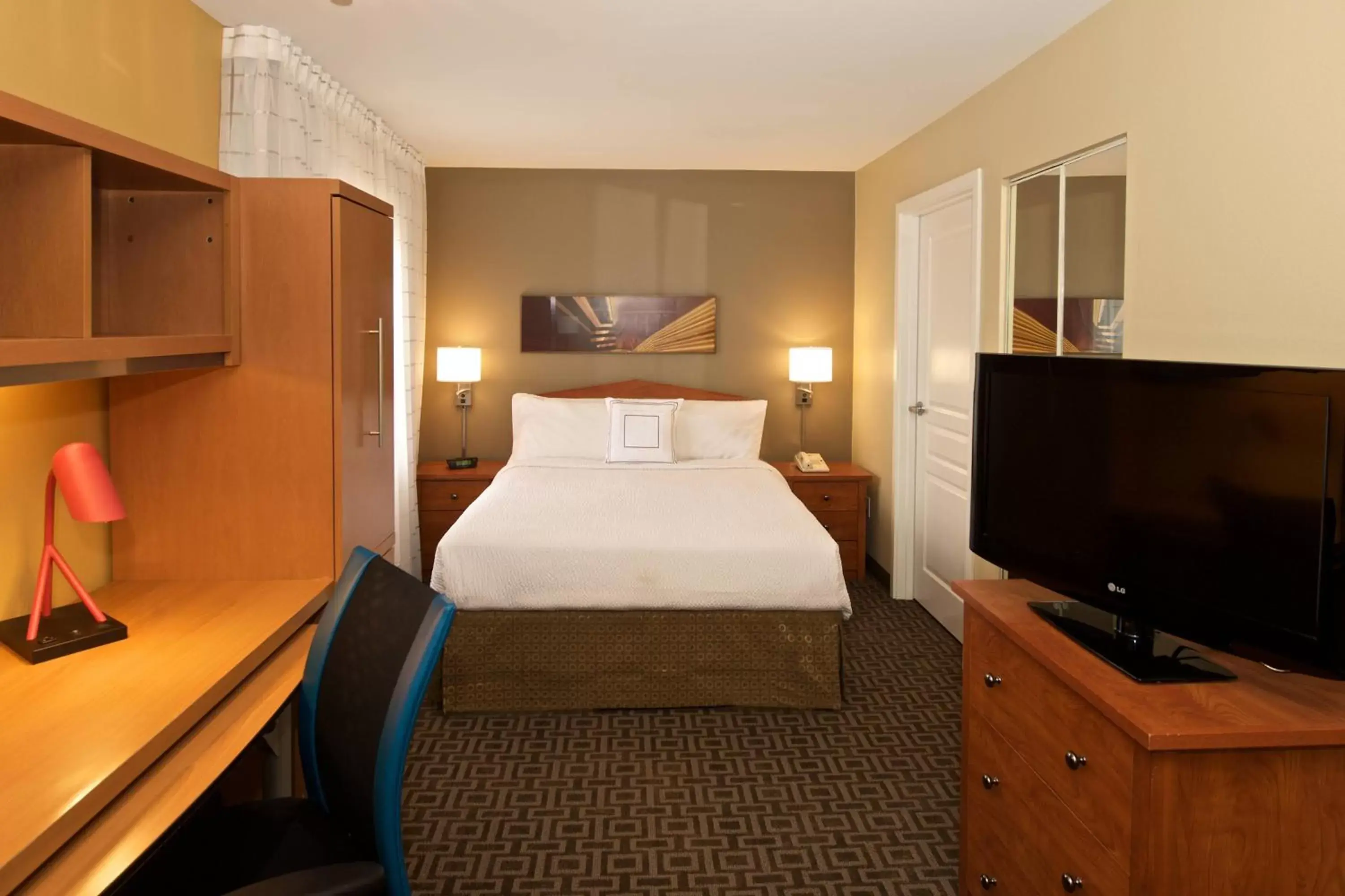 Photo of the whole room, TV/Entertainment Center in TownePlace Suites by Marriott Seattle Southcenter