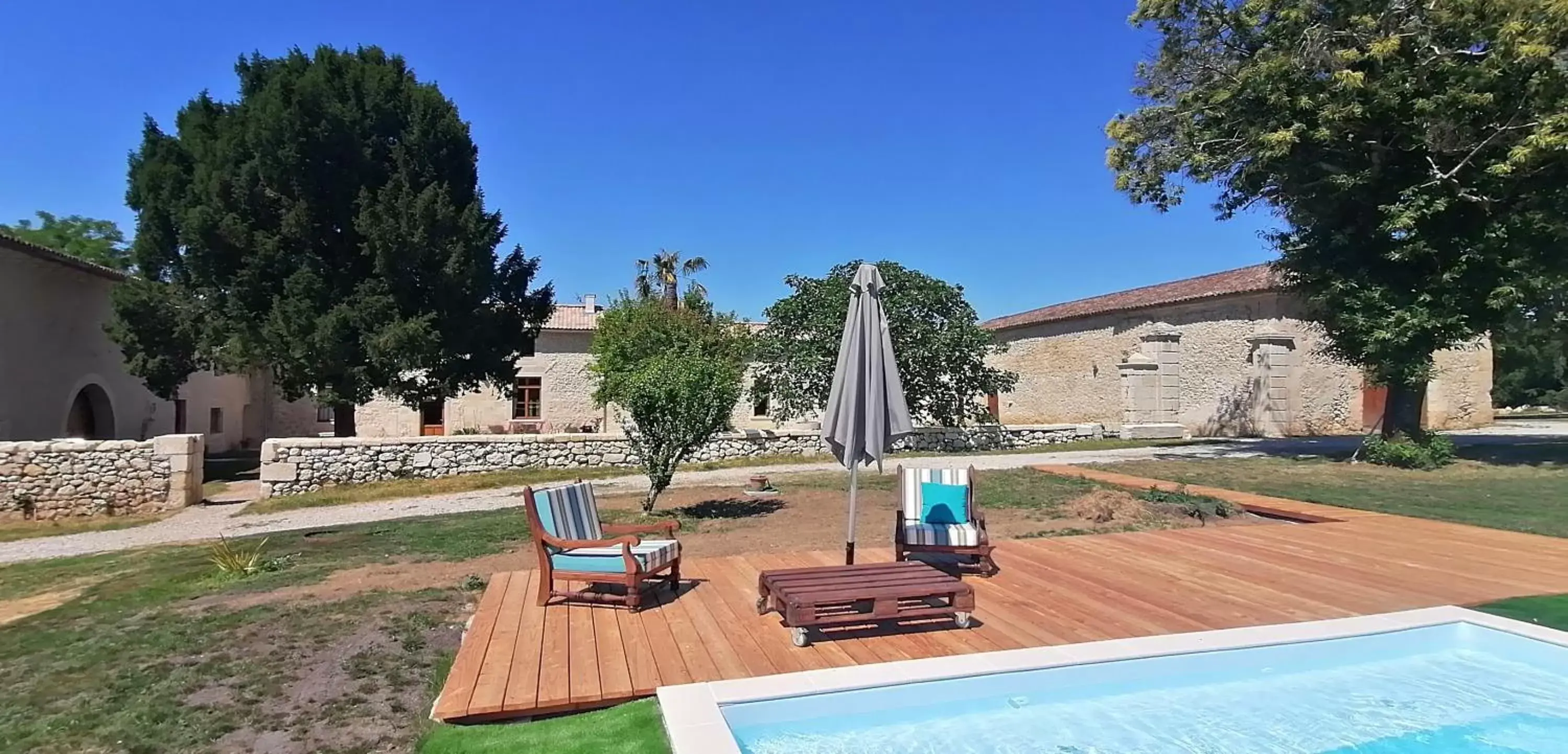 Garden, Swimming Pool in Domaine de Gaïa, Piscine, Pétanque, Ping Pong, proche Saint-Emilion