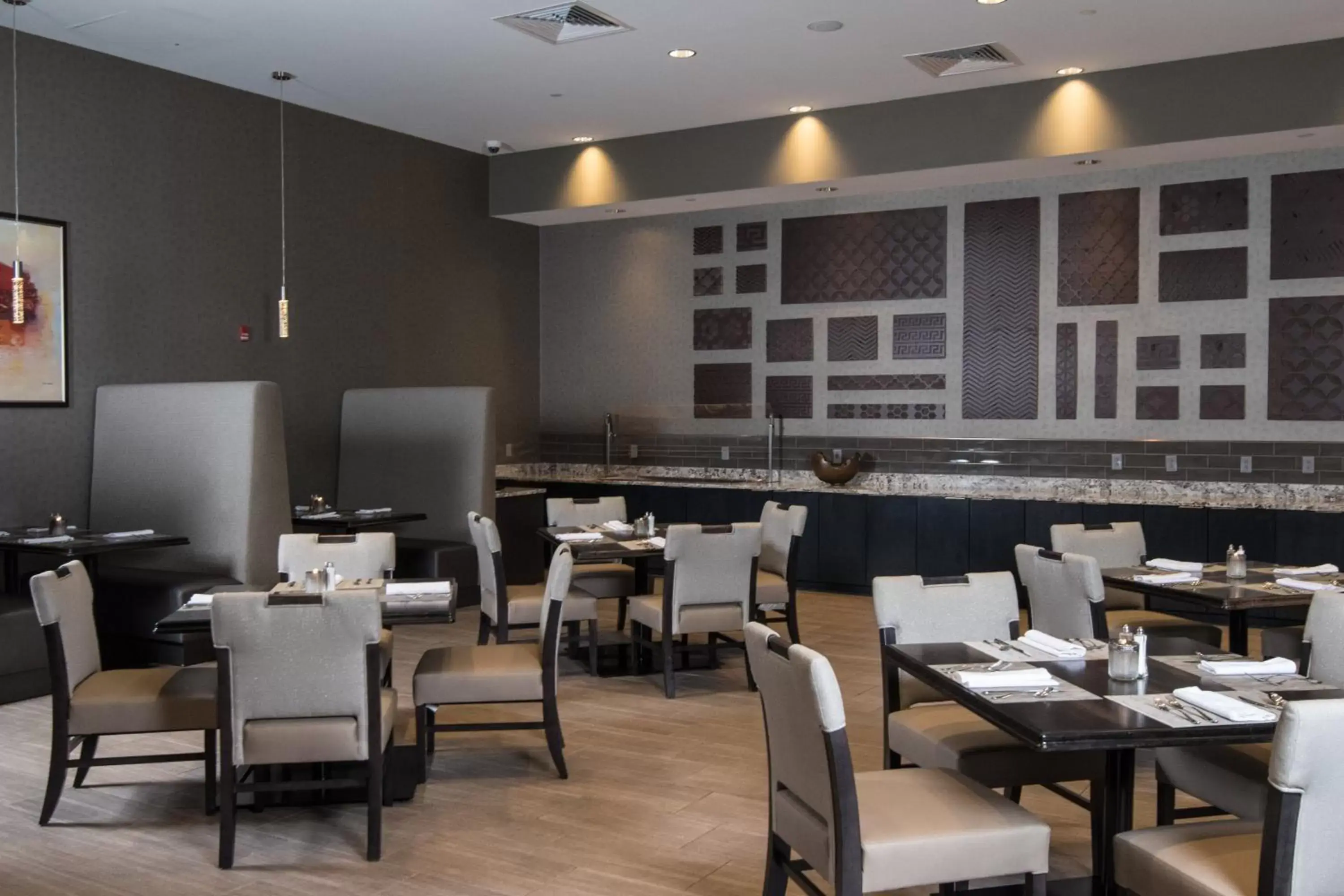 Restaurant/Places to Eat in Holiday Inn & Suites Philadelphia W - Drexel Hill, an IHG Hotel