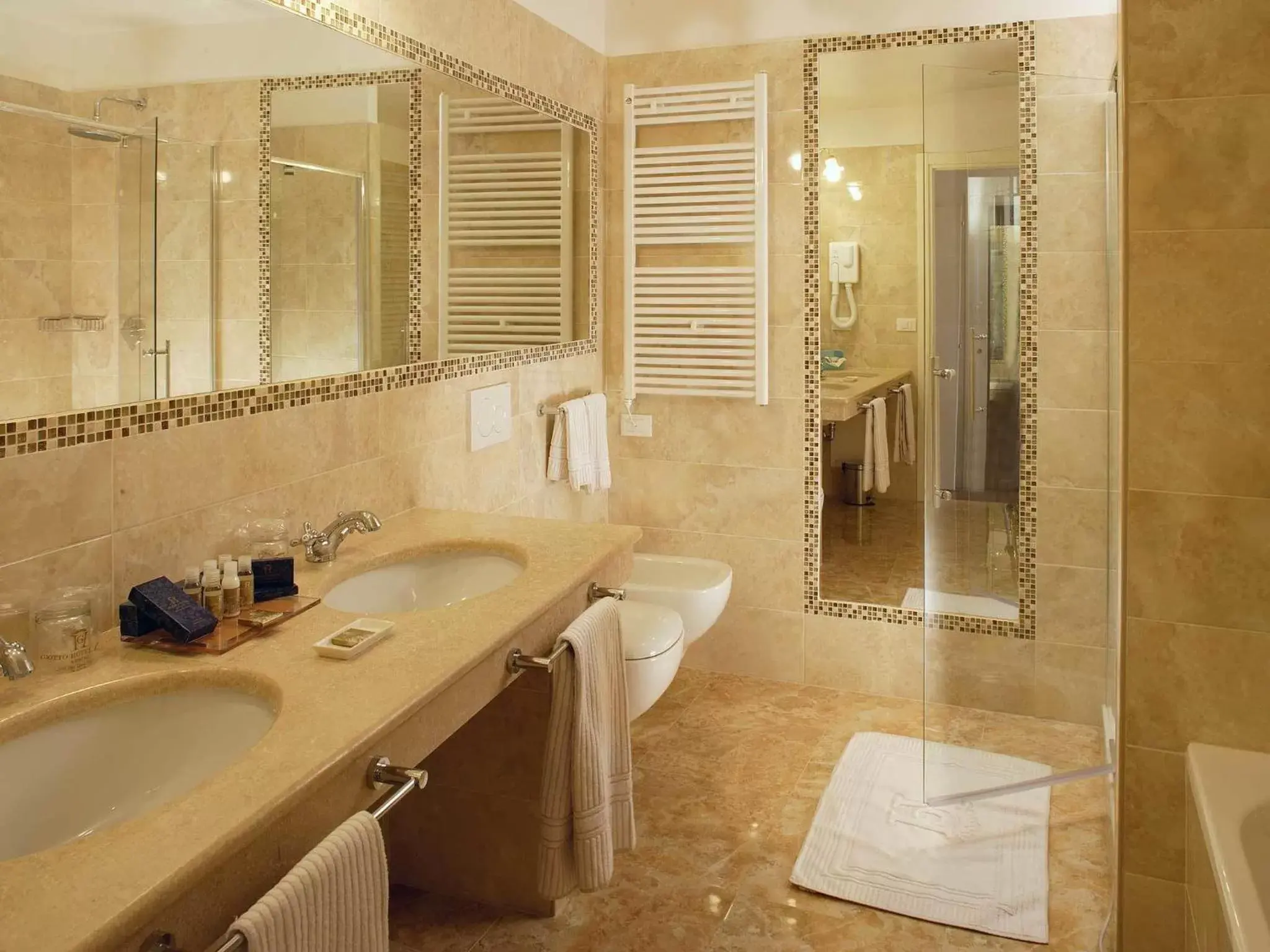 Shower, Bathroom in Giotto Hotel & Spa