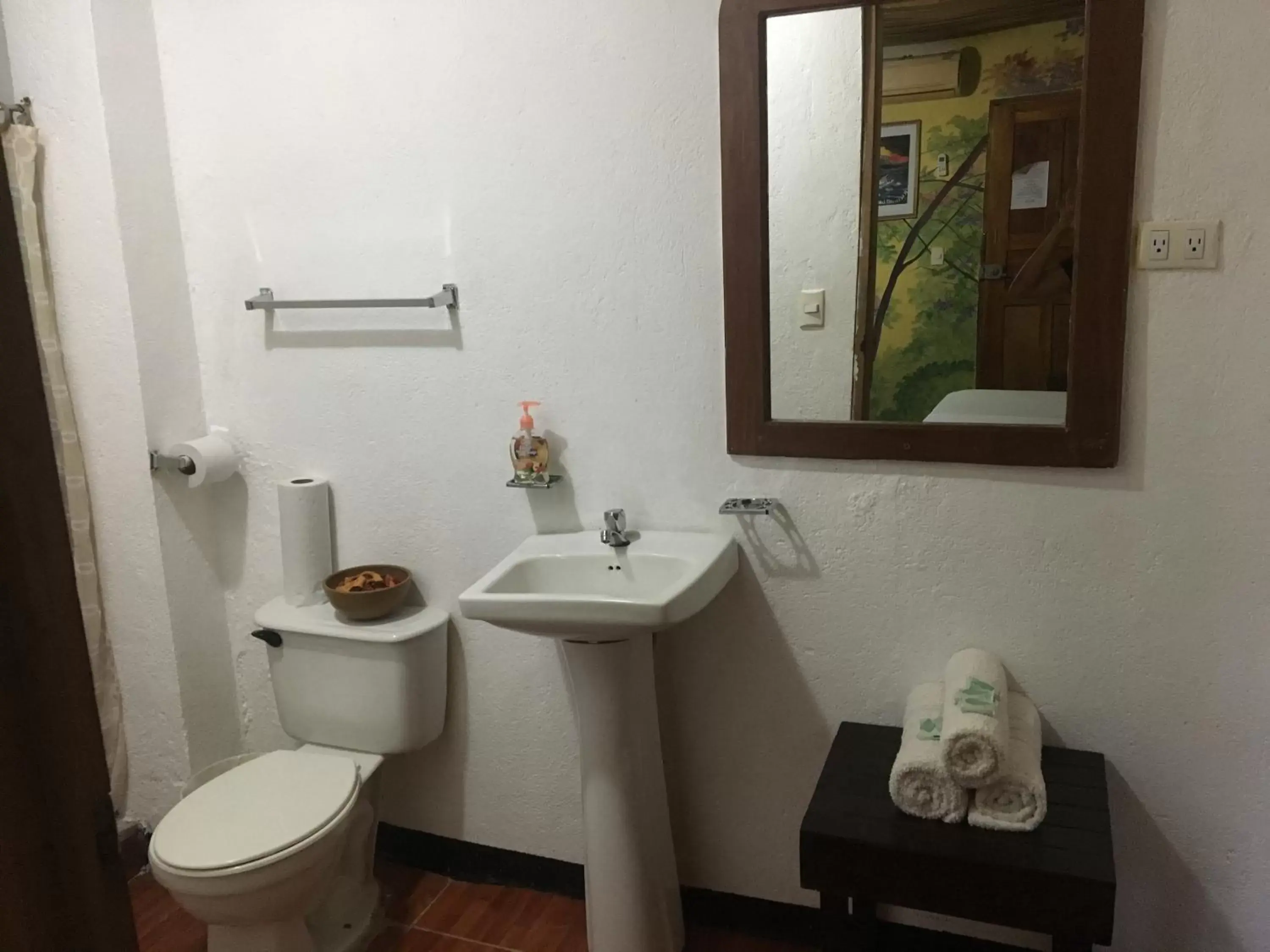 Toilet, Bathroom in Hostalito El Greco