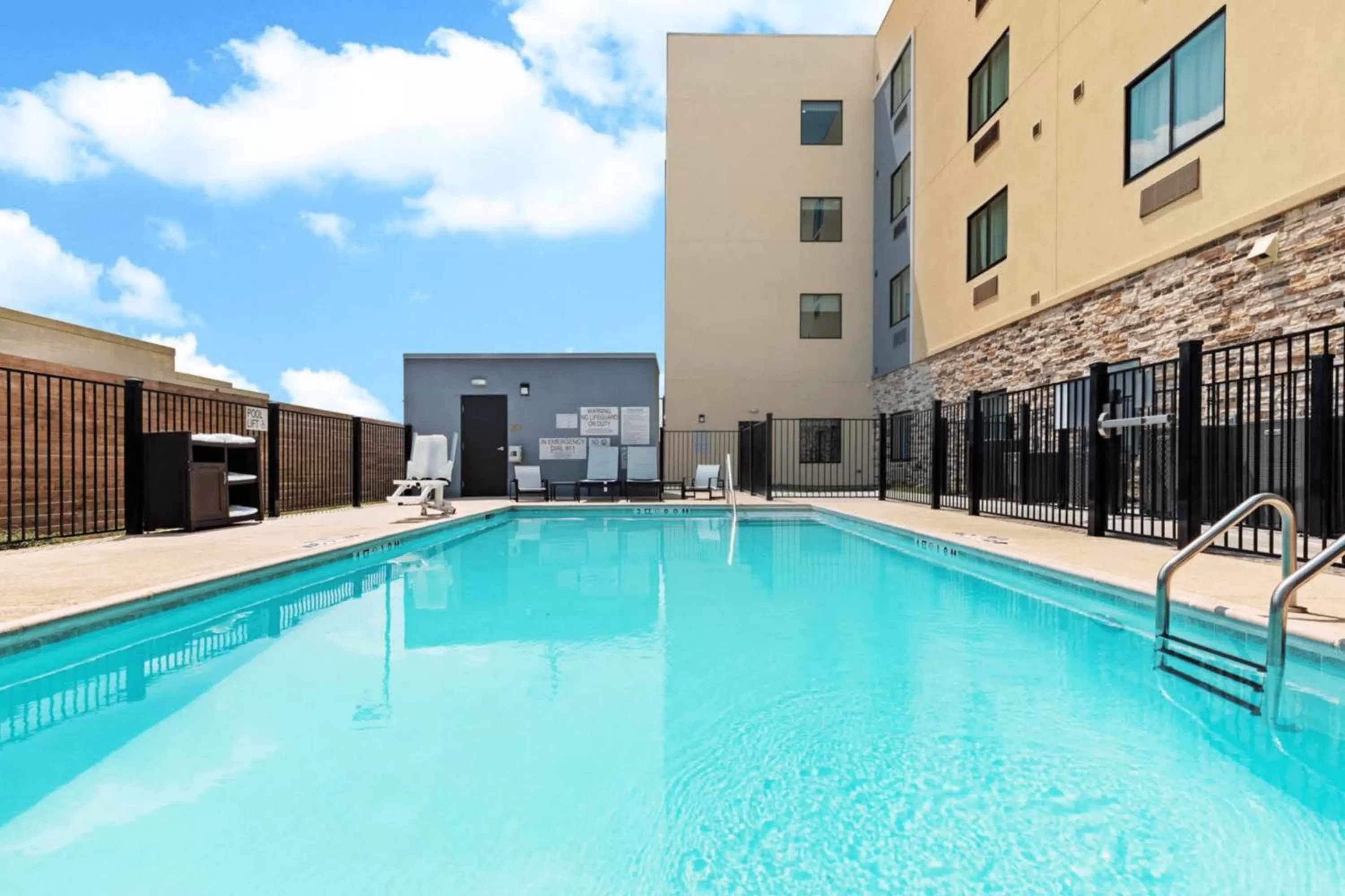 Swimming pool in Staybridge Suites Waco South - Woodway by IHG