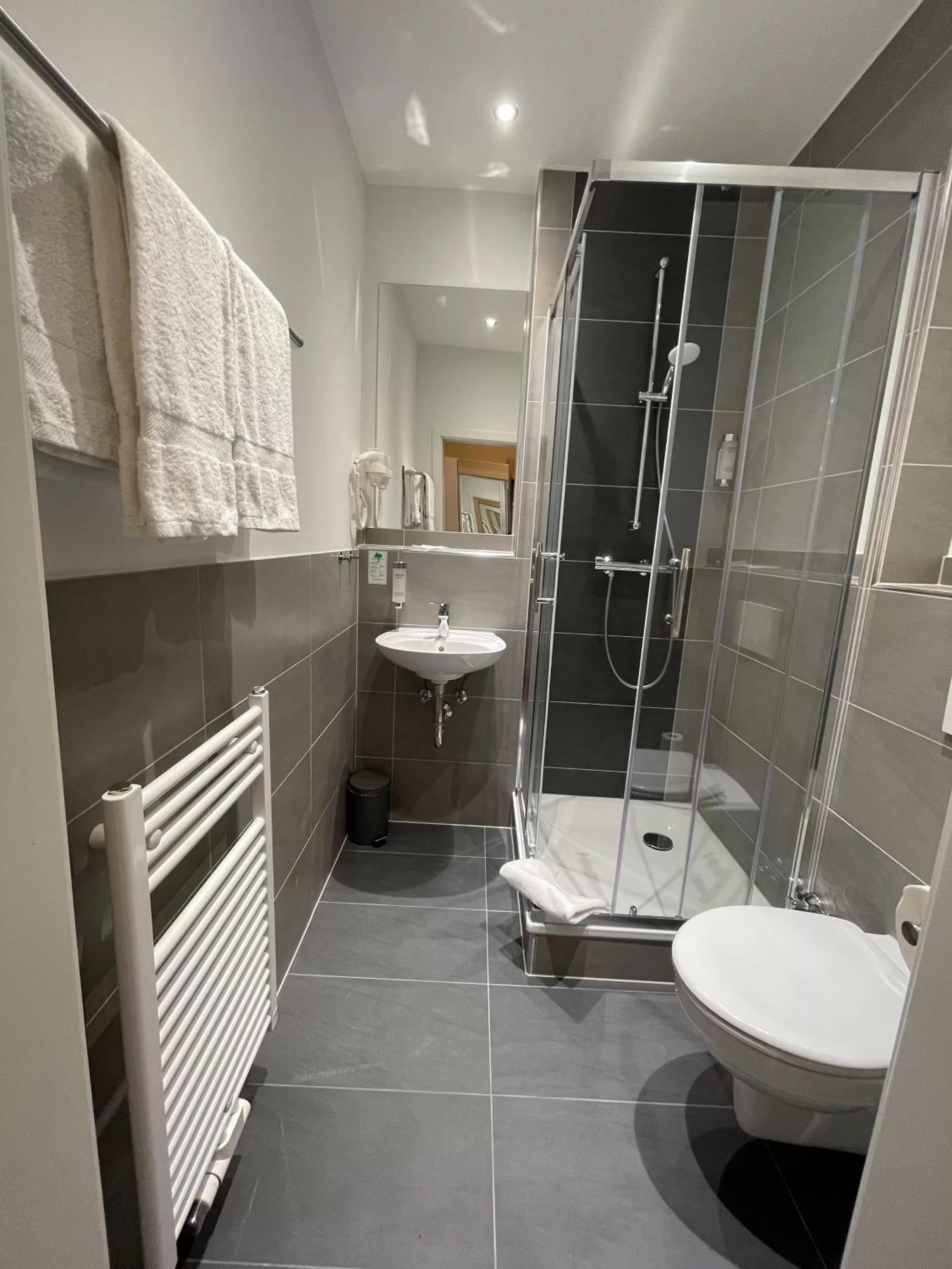 Bathroom in Palm Premium Hotel & Apartments