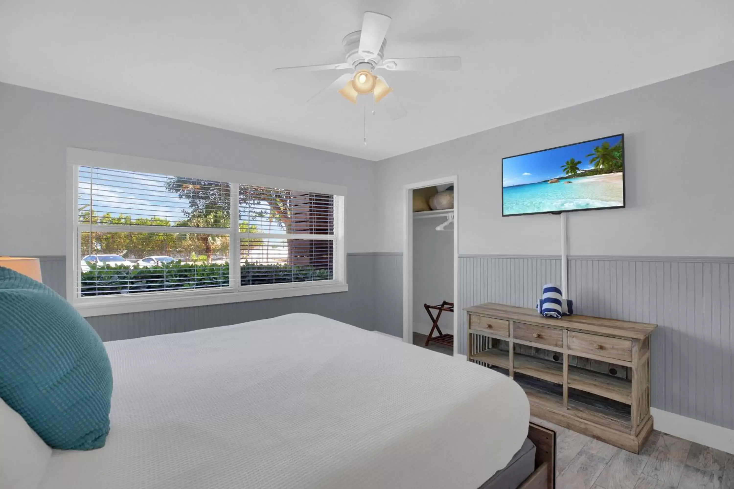 Bedroom, Bed in Seascape Resort & Marina