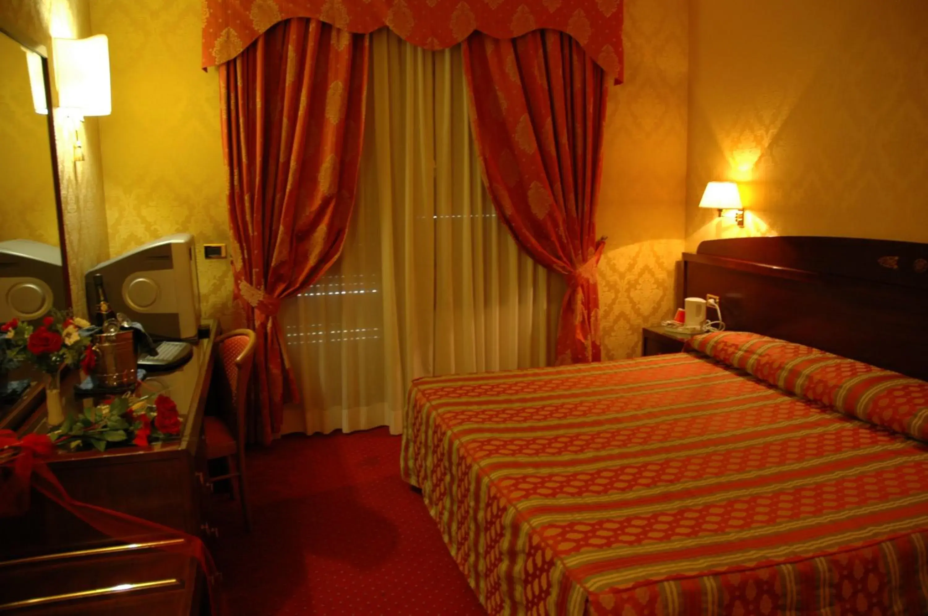 Bedroom, Bed in Grand Hotel Dei Cesari