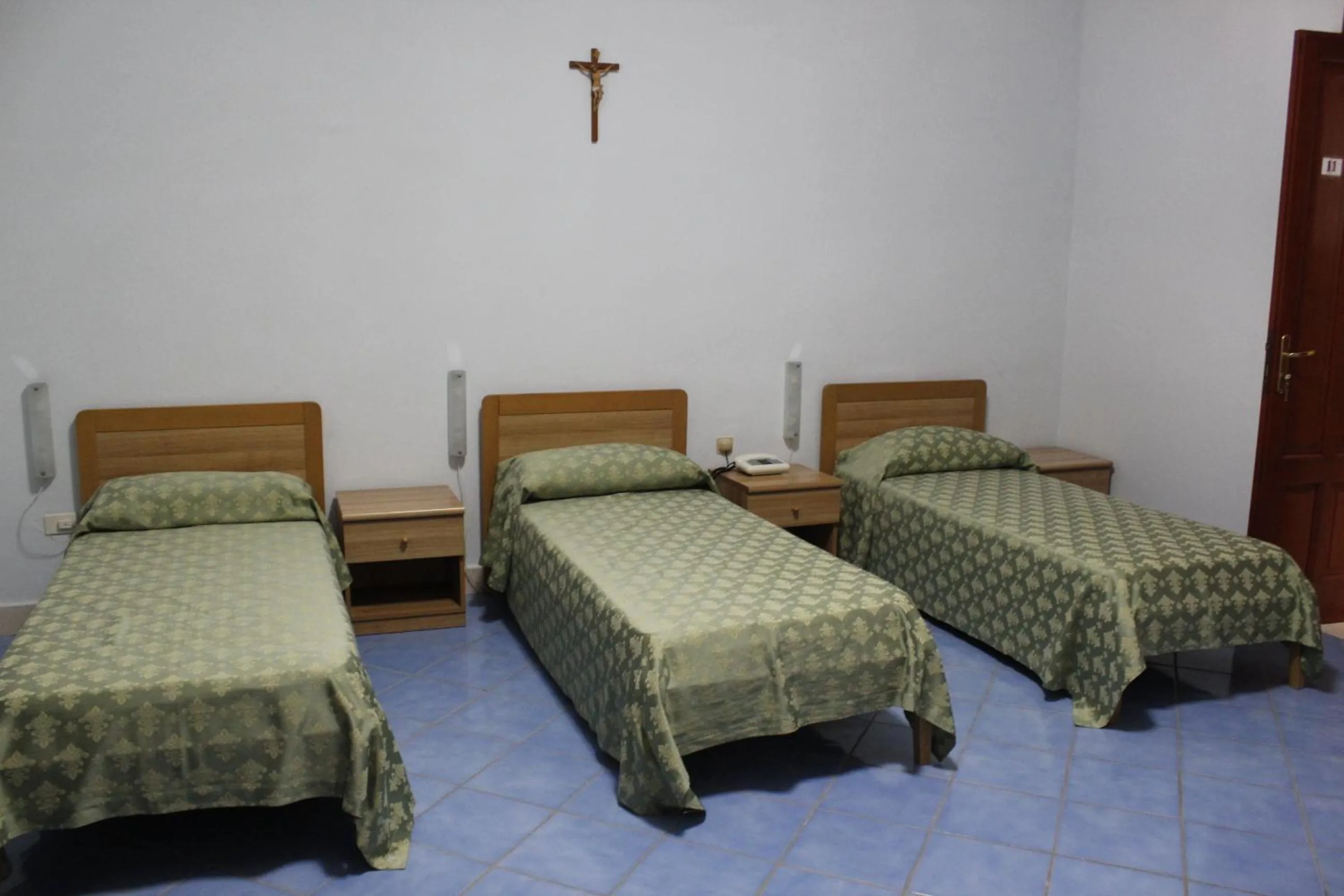 Photo of the whole room, Bed in Ancelle Sorrento - Casa d'Accoglienza