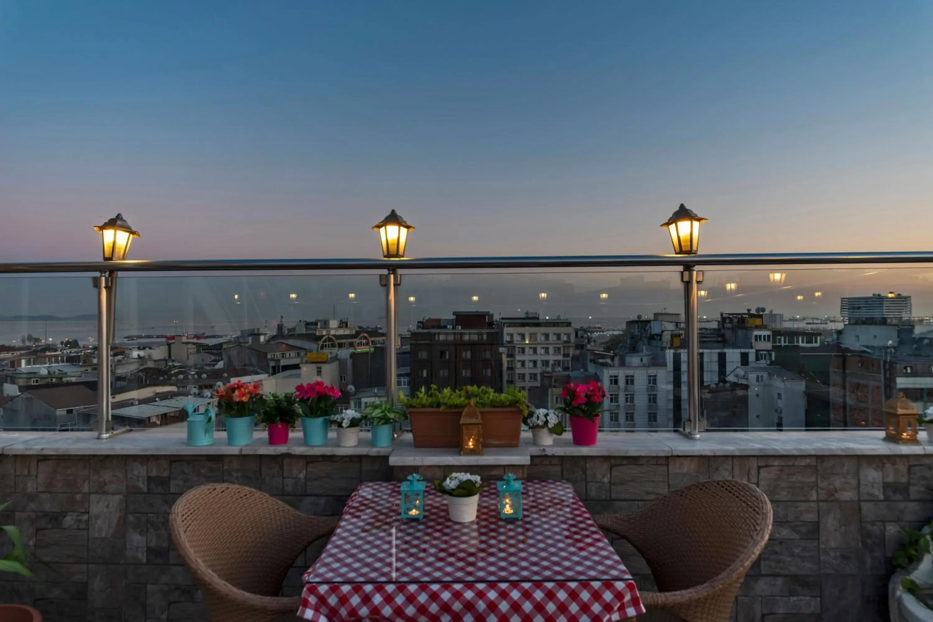 Balcony/Terrace, Restaurant/Places to Eat in Erbazlar Hotel