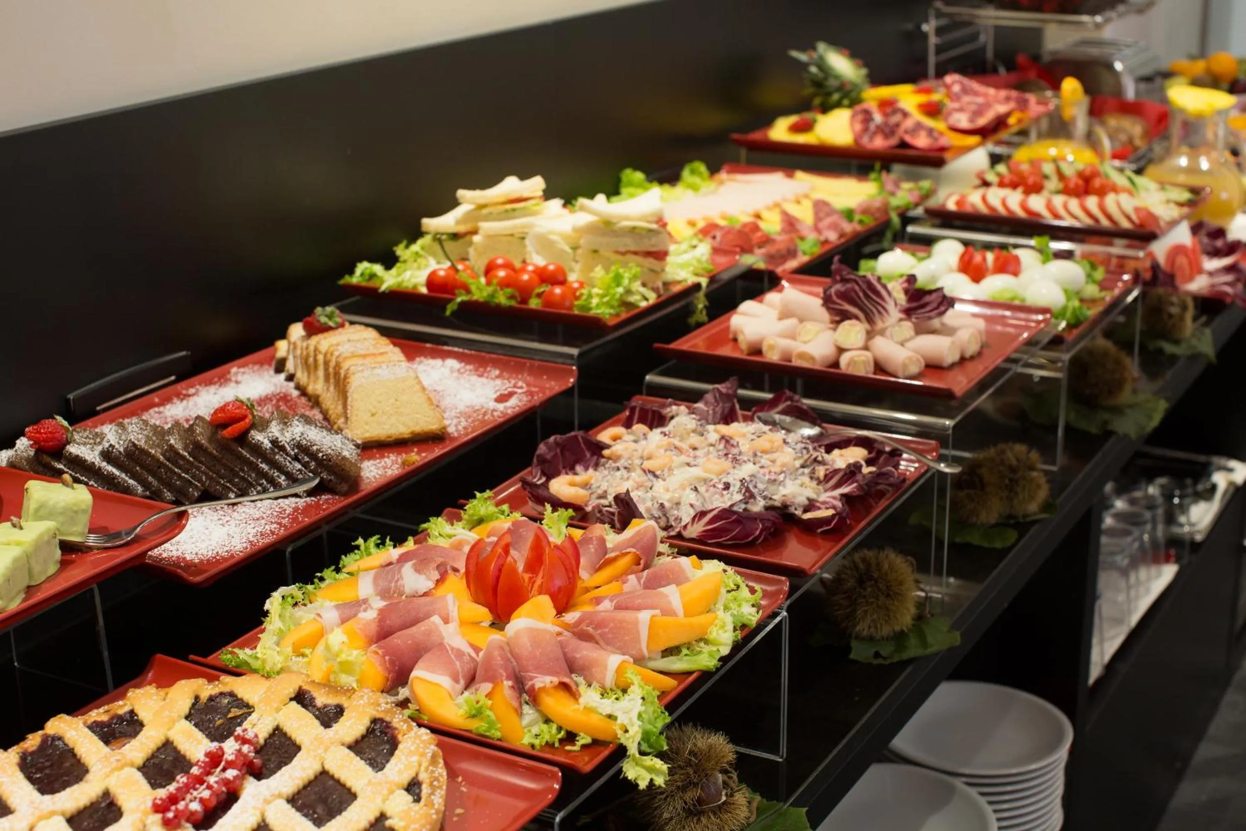 Buffet breakfast in Floris Hotel