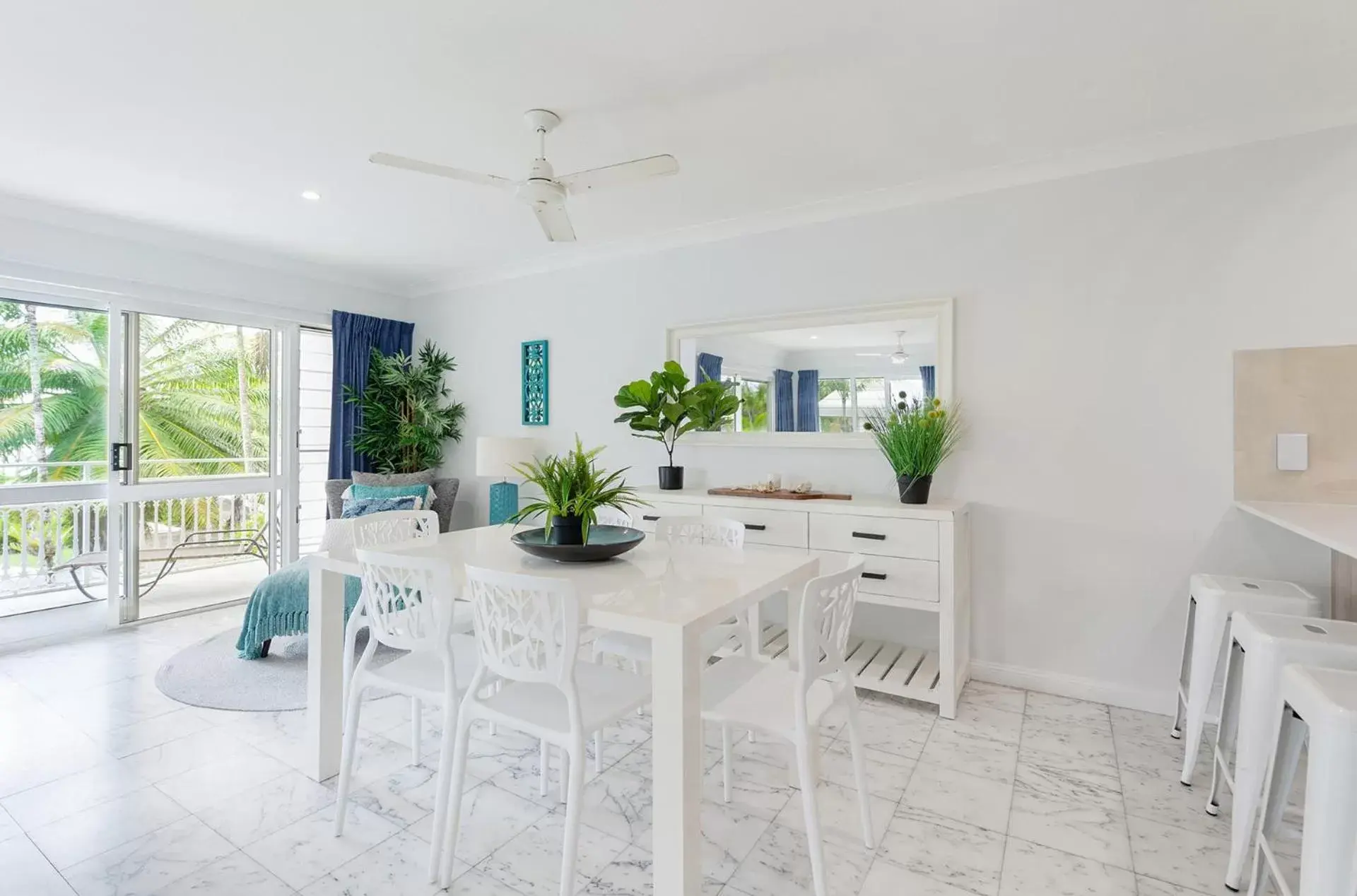 Balcony/Terrace, Dining Area in Garrick House