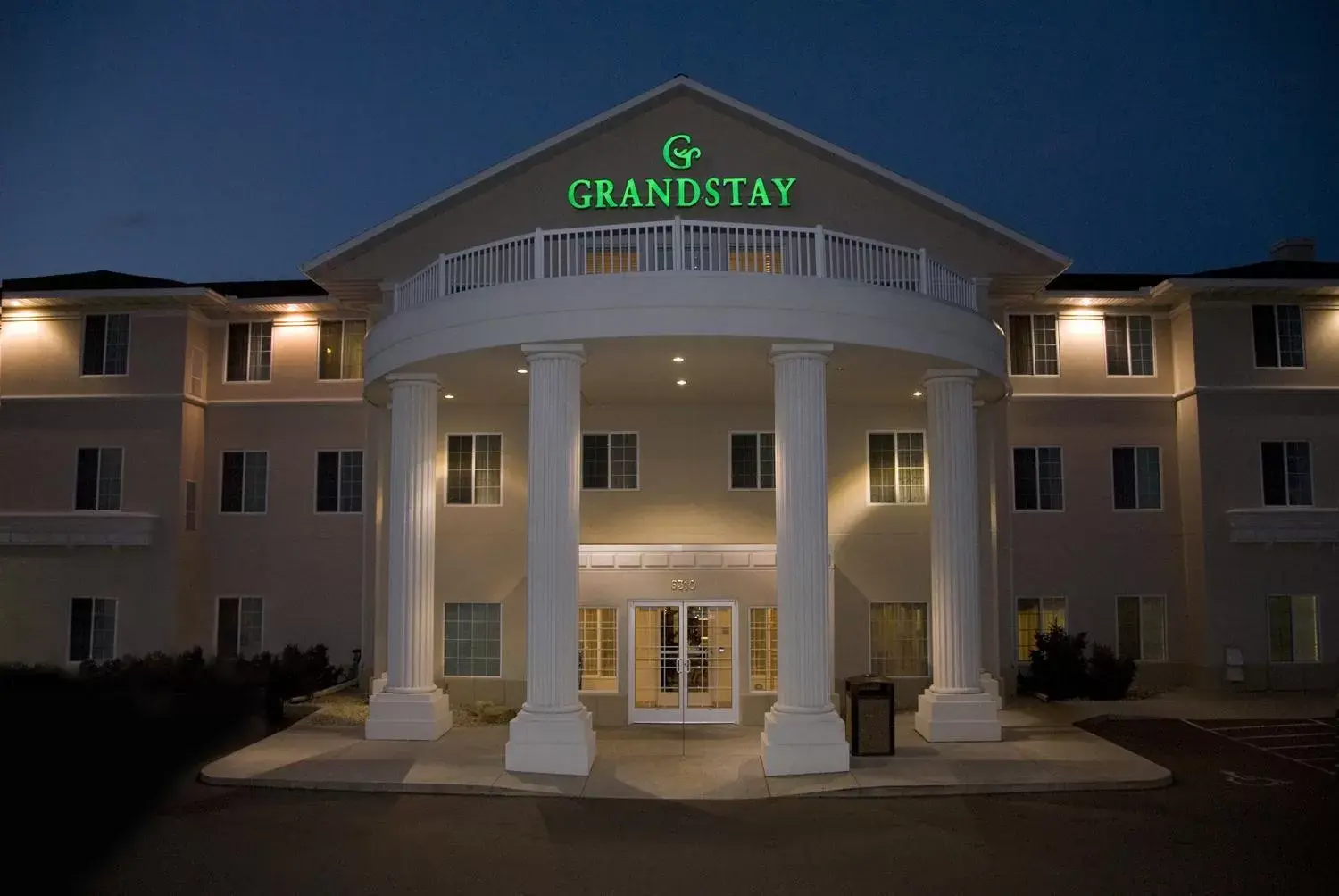 Property Building in GrandStay Residential Suites Hotel - Eau Claire