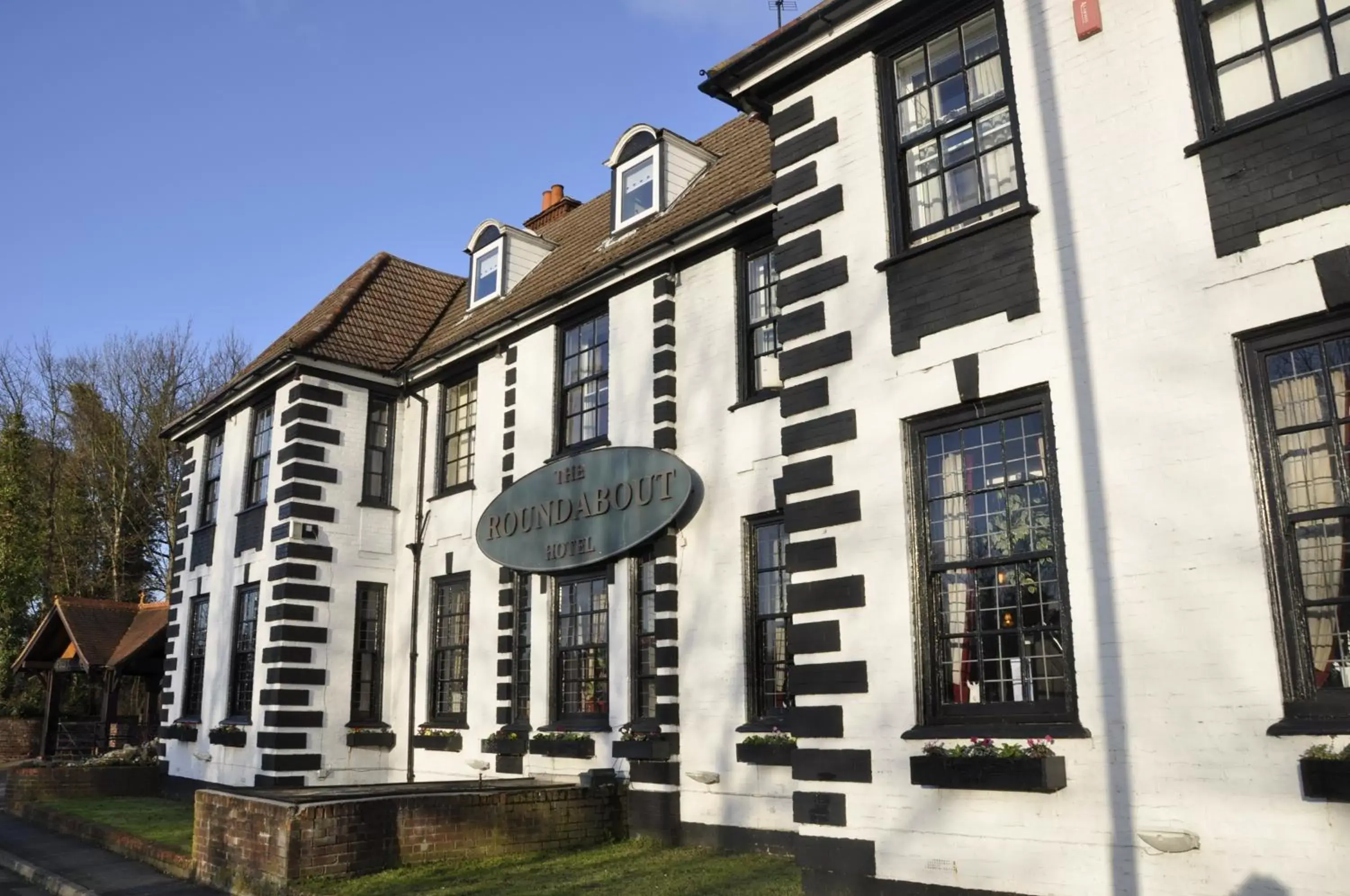 Facade/entrance, Property Building in The Roundabout Hotel