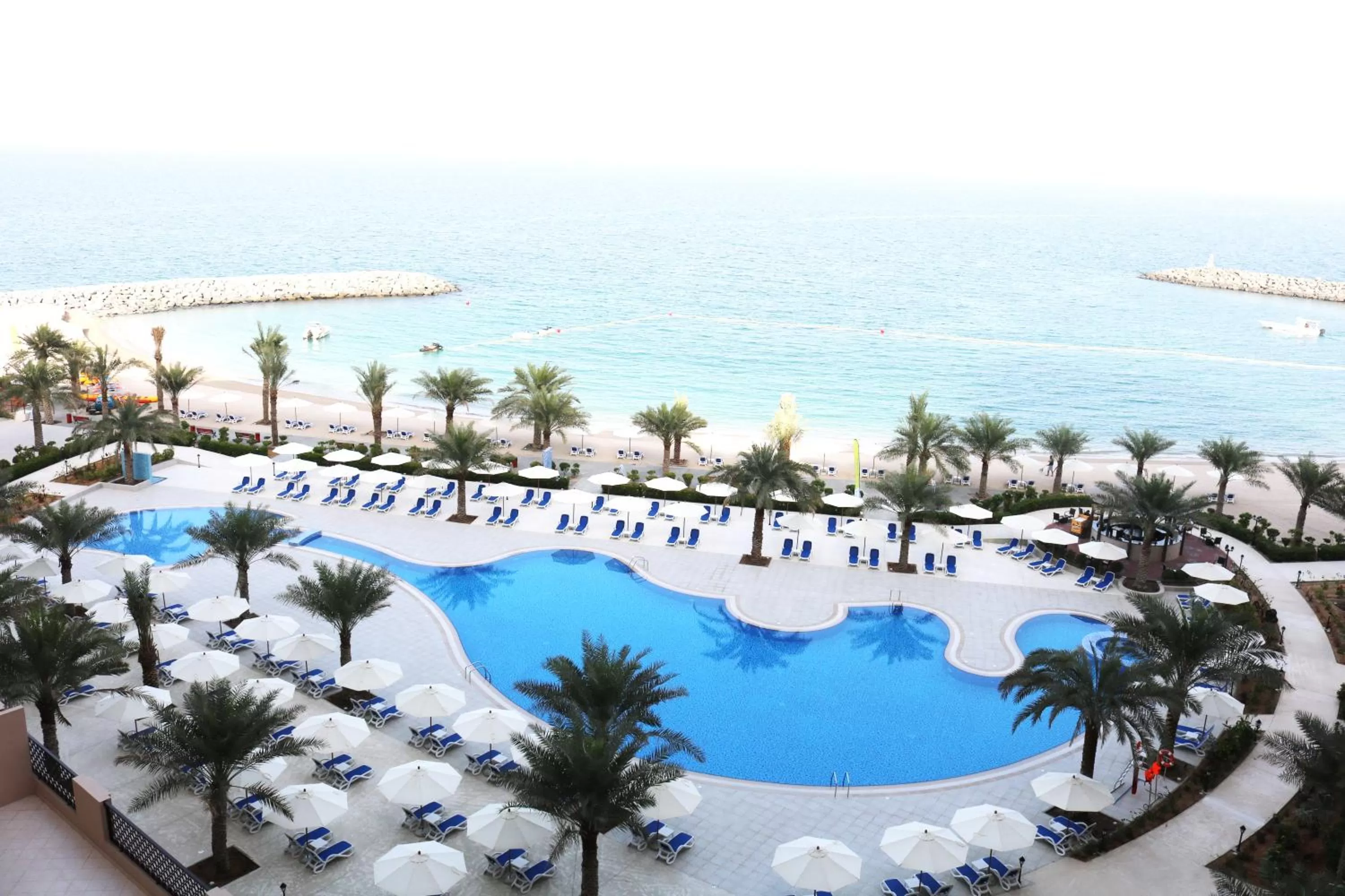 Swimming pool in Al Bahar Hotel & Resort