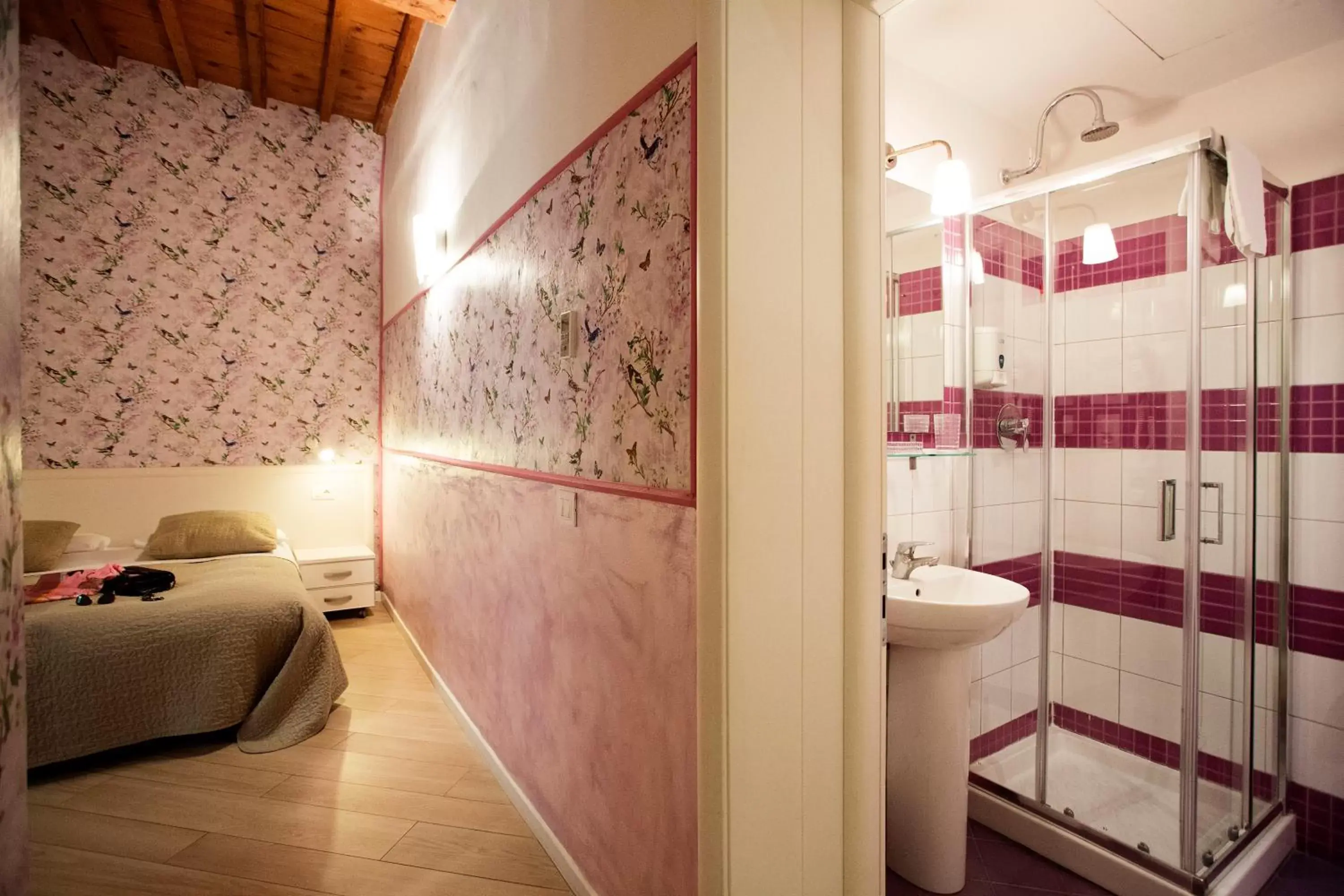 Photo of the whole room, Bathroom in Hotel Bencidormi