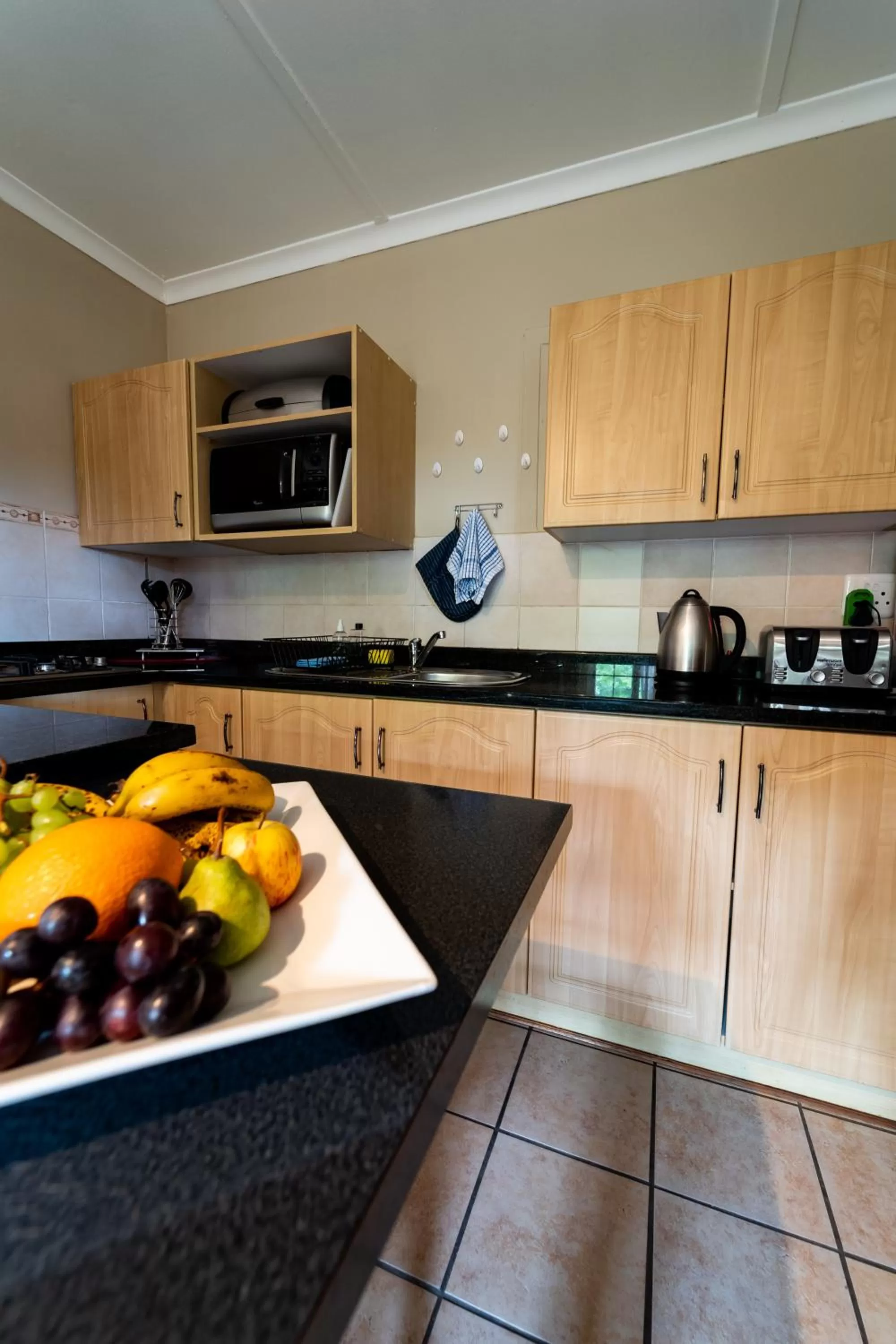 Kitchen or kitchenette in Gooderson Knysna Chalets