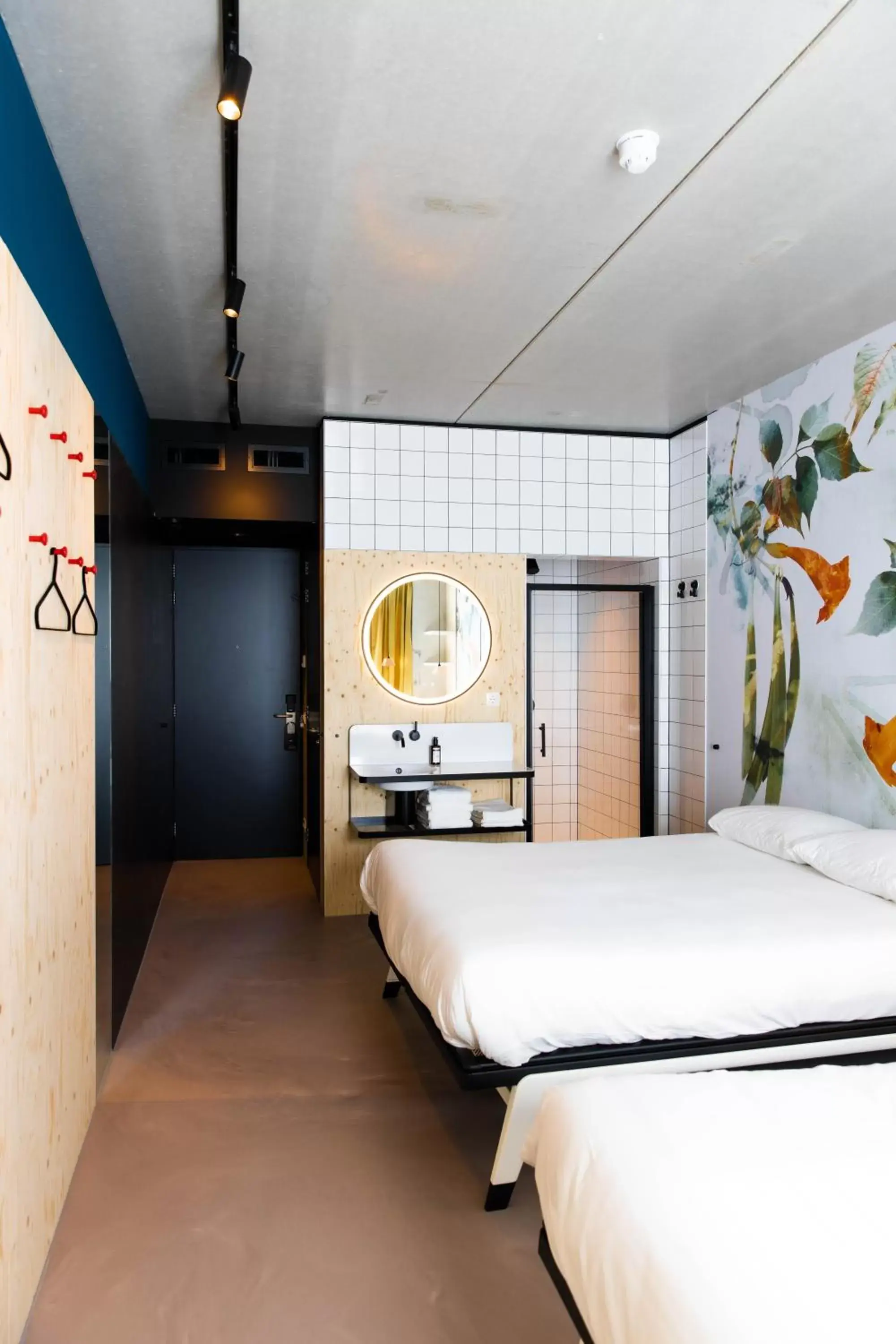 Bed, Bunk Bed in the urban hotel Moloko - rooms only - unmanned - digital key by email