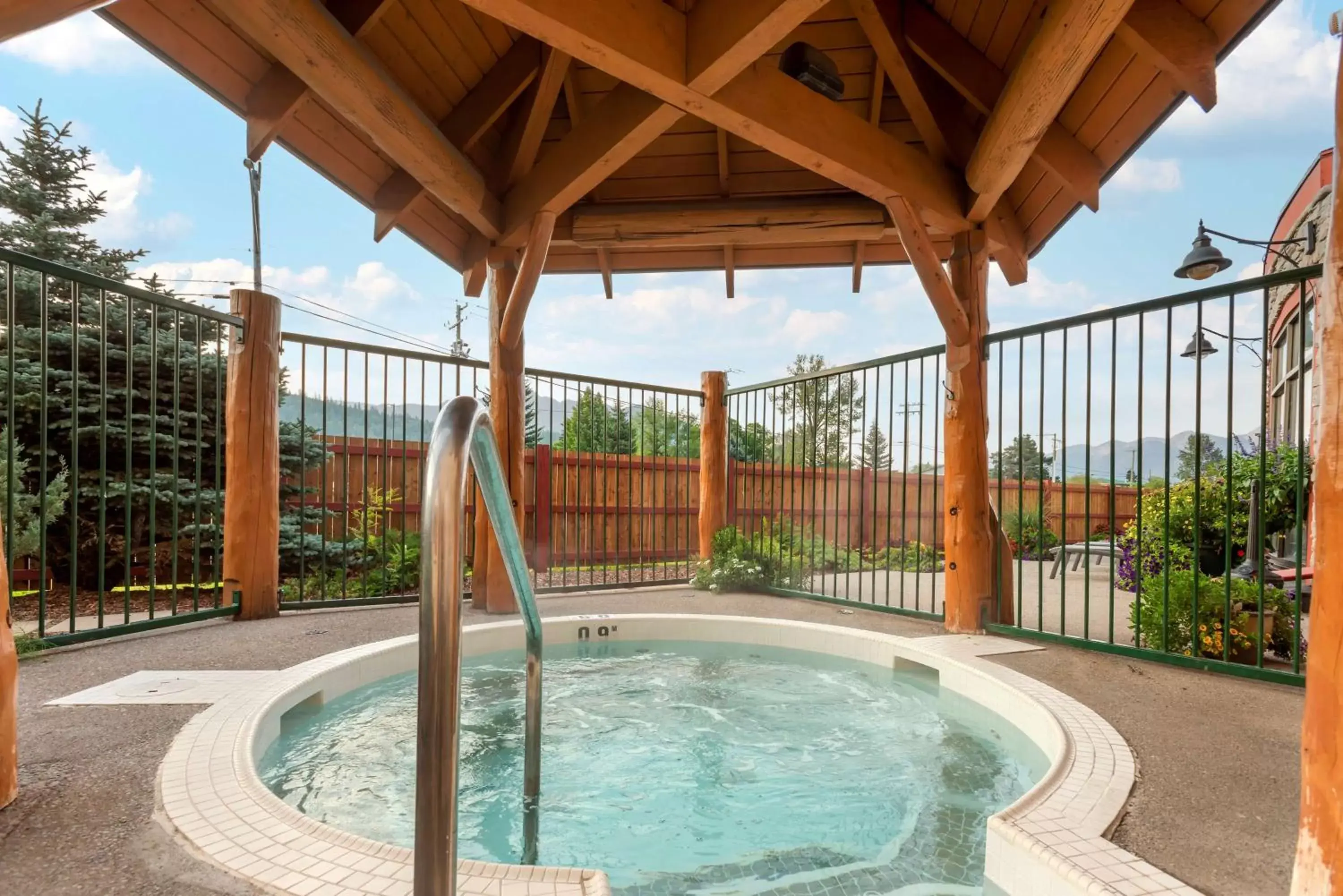 Pool view, Swimming Pool in Best Western Plus Fernie Mountain Lodge