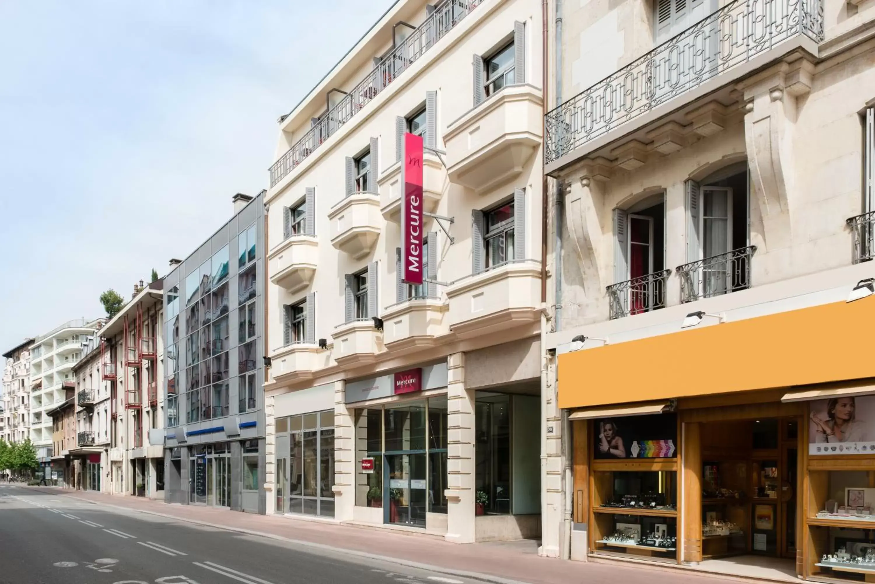 Property Building in Mercure Annecy Centre