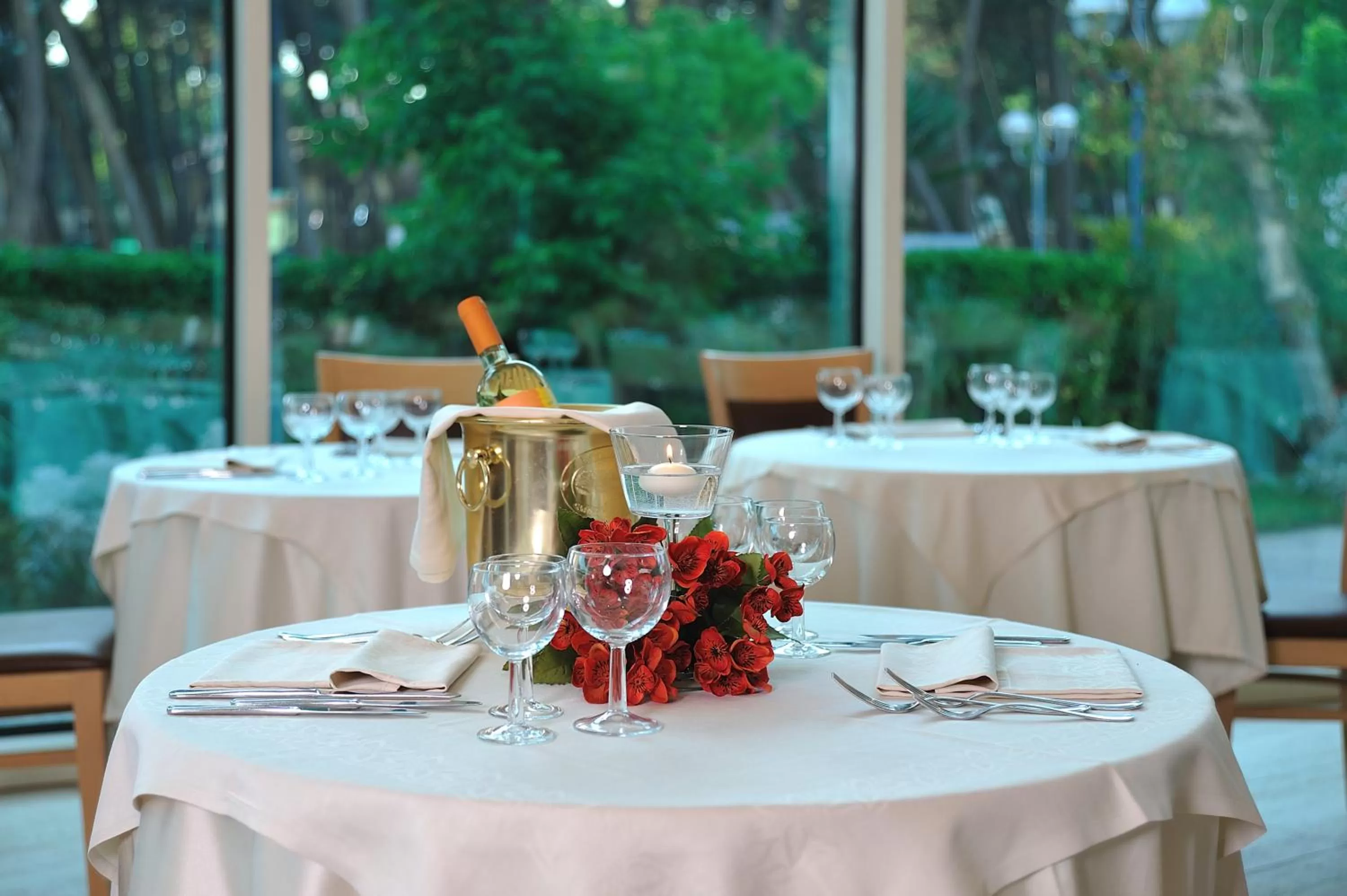 Restaurant/places to eat in Hotel Adria