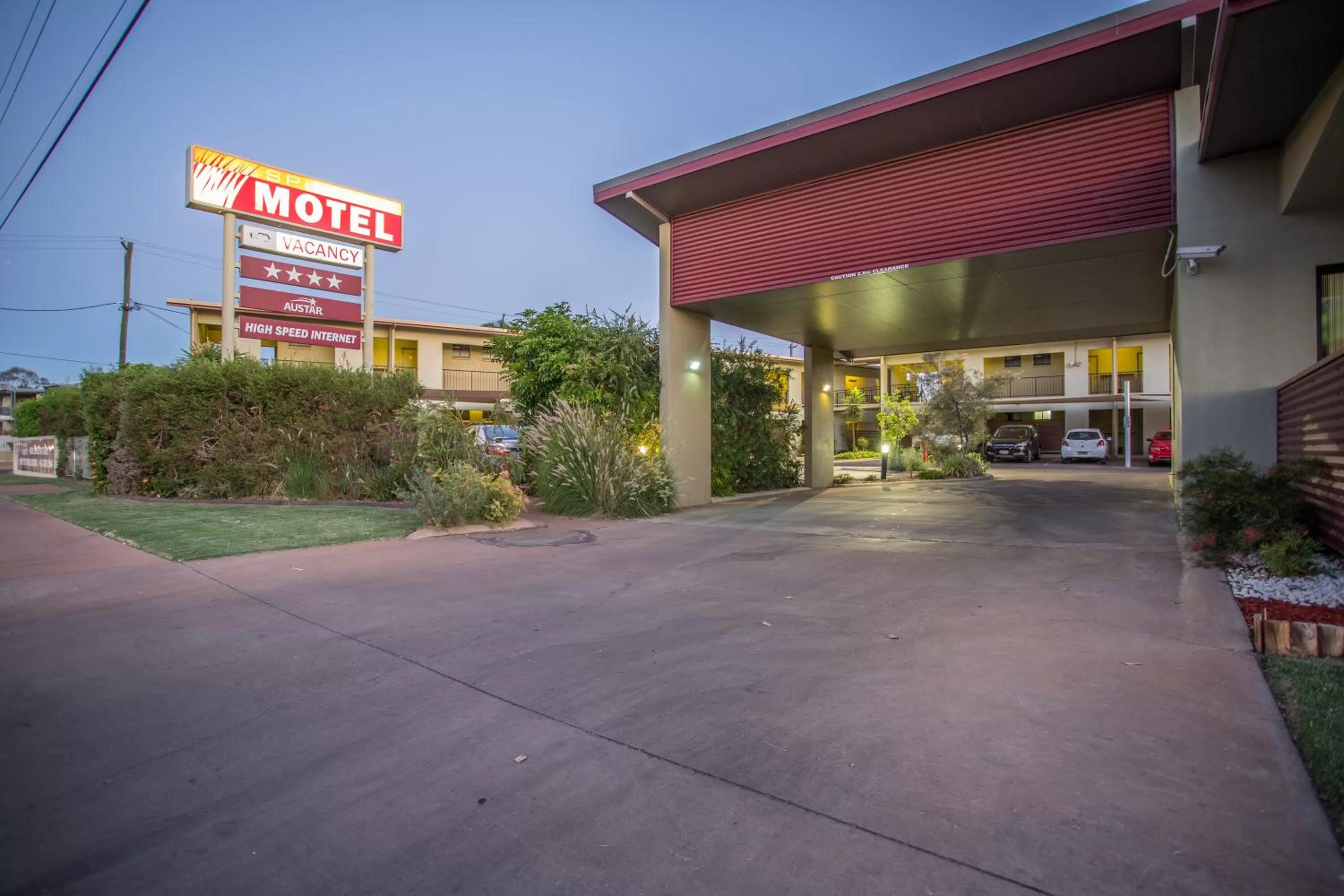 Facade/entrance in Spinifex Motel and Serviced Apartments