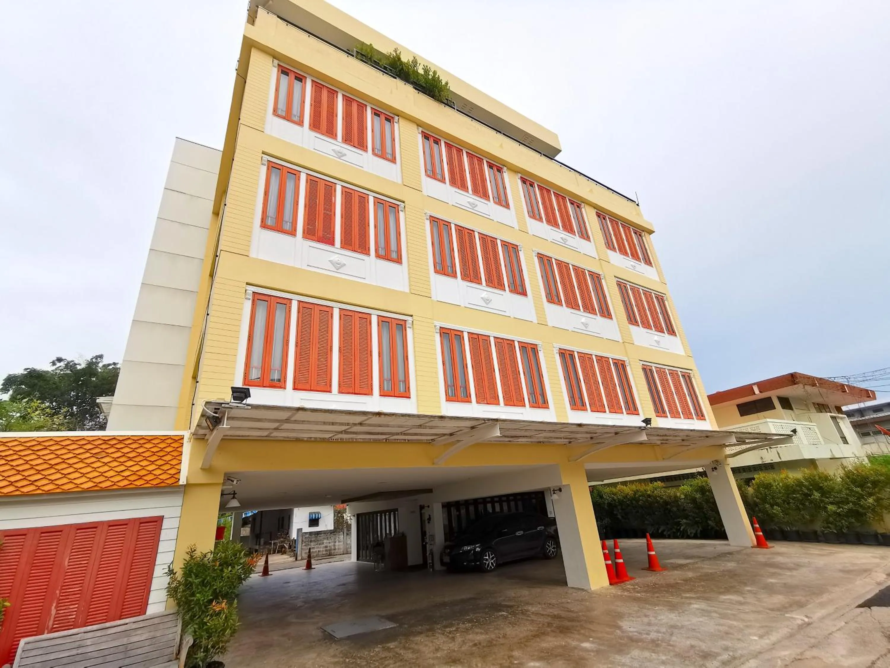 Property building in Lertnimit Boutique Hotel