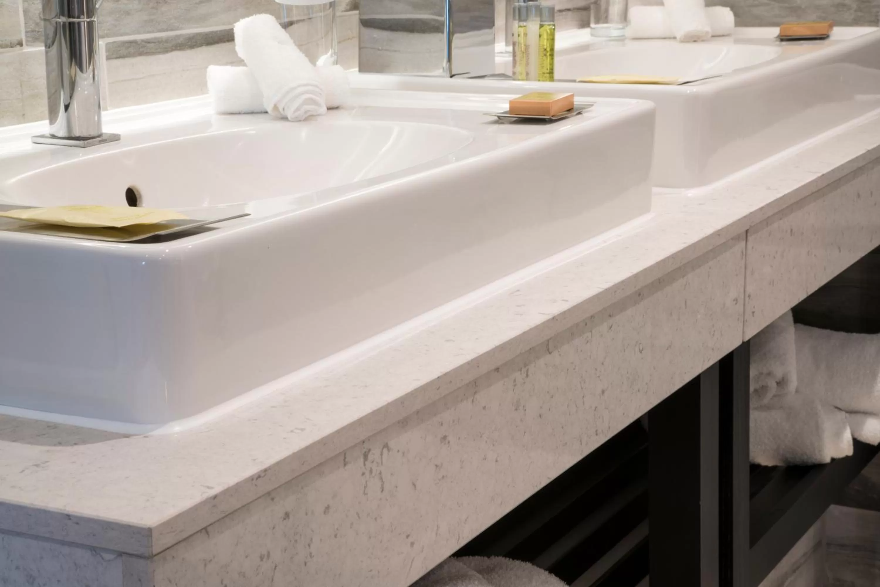 Bathroom in DoubleTree by Hilton Bristol South - Cadbury House