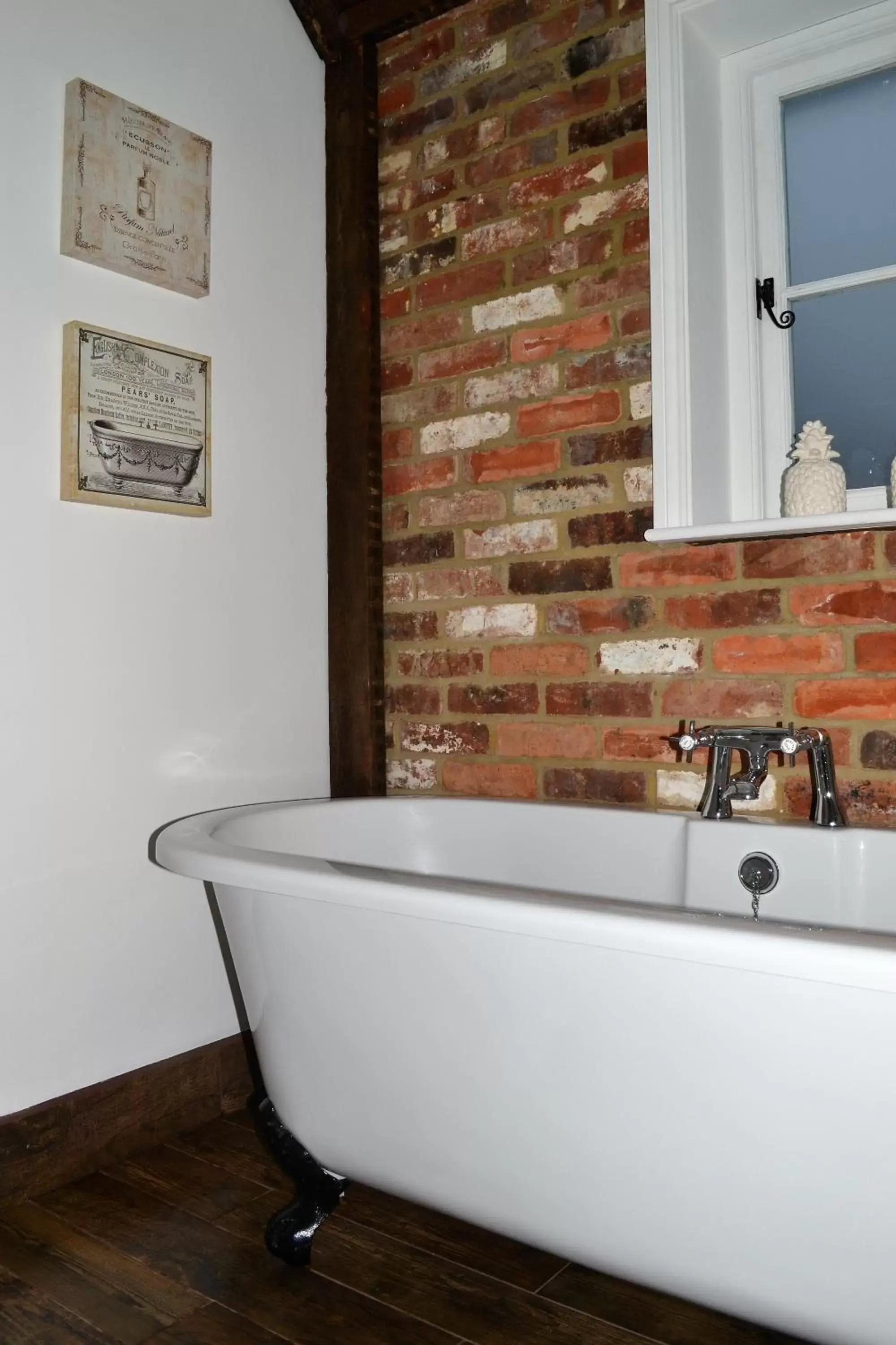 Bathroom in The Bowl Inn