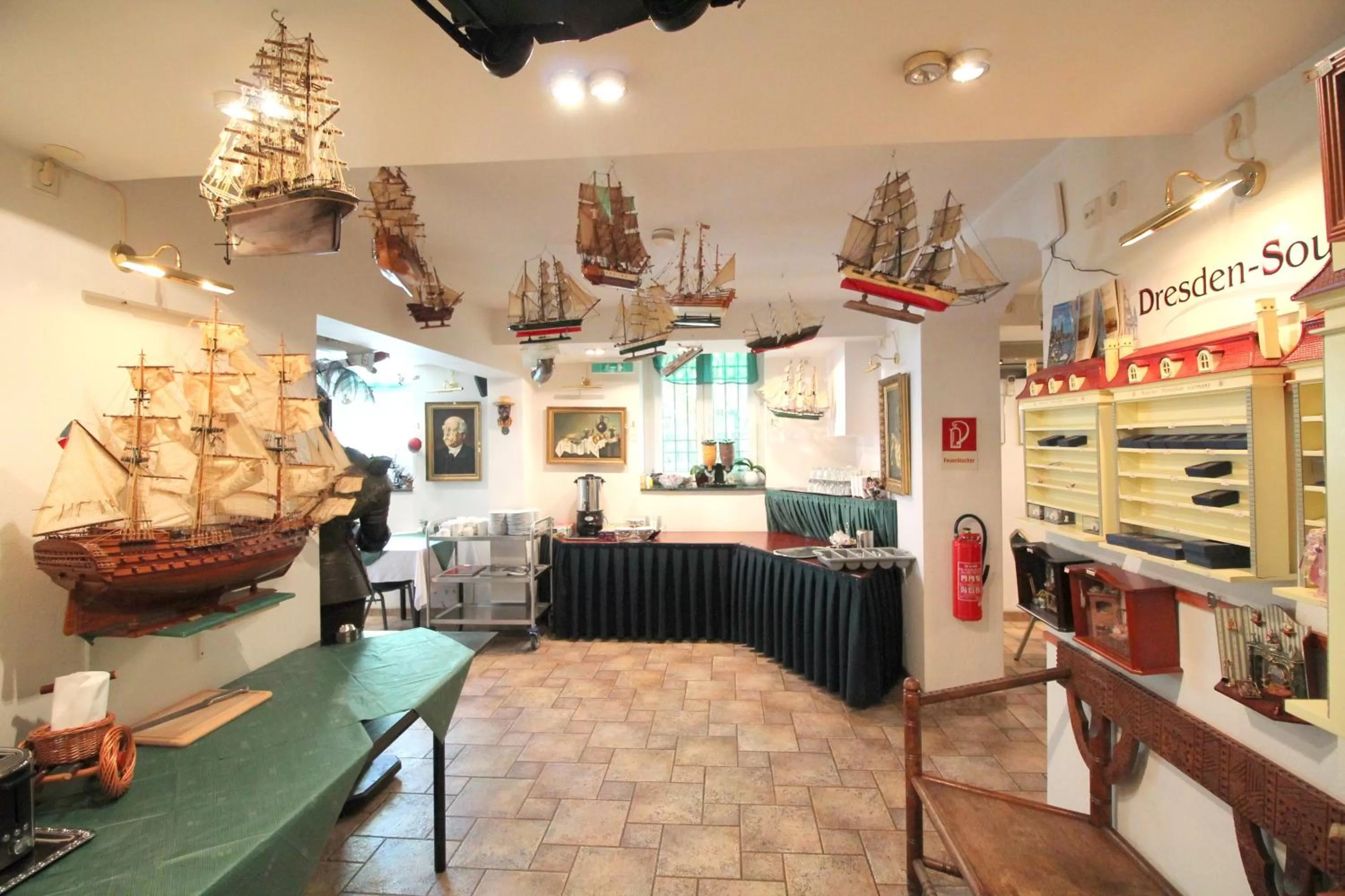 Restaurant/places to eat in Hotel Zu den Linden