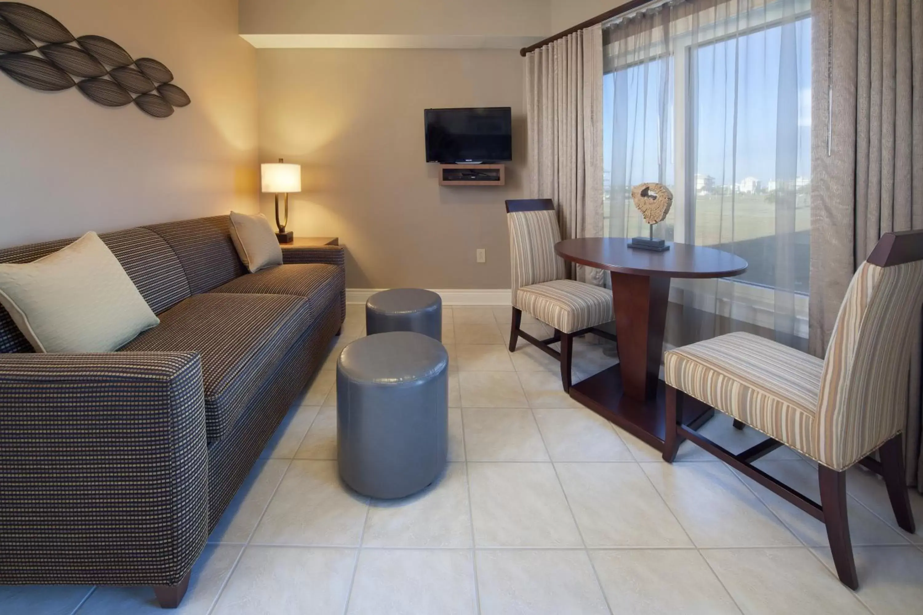 Bedroom, Seating Area in Holiday Inn Club Vacations Galveston Beach Resort, an IHG Hotel