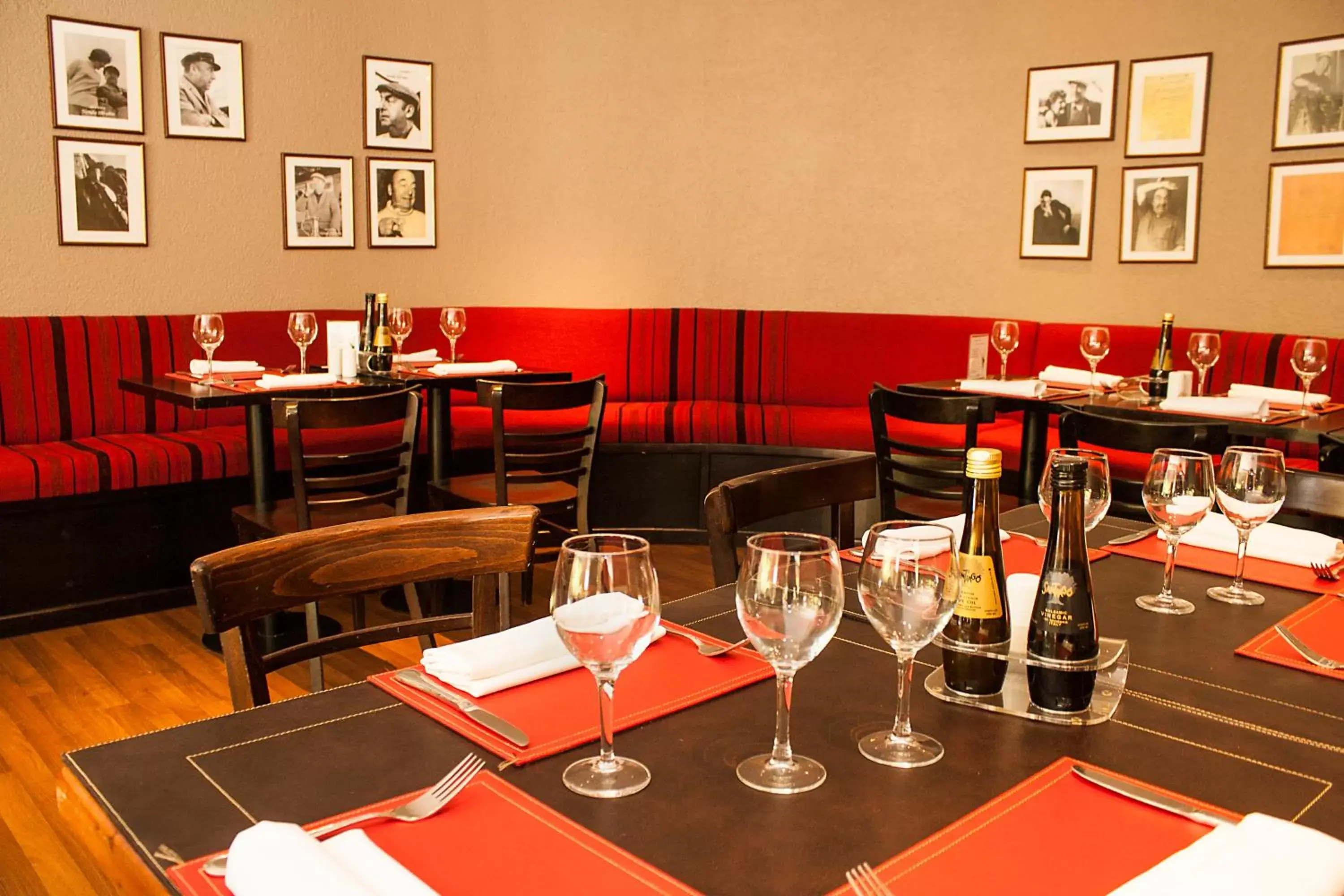 Restaurant/Places to Eat in MR Apart Providencia (ex Apart Neruda)