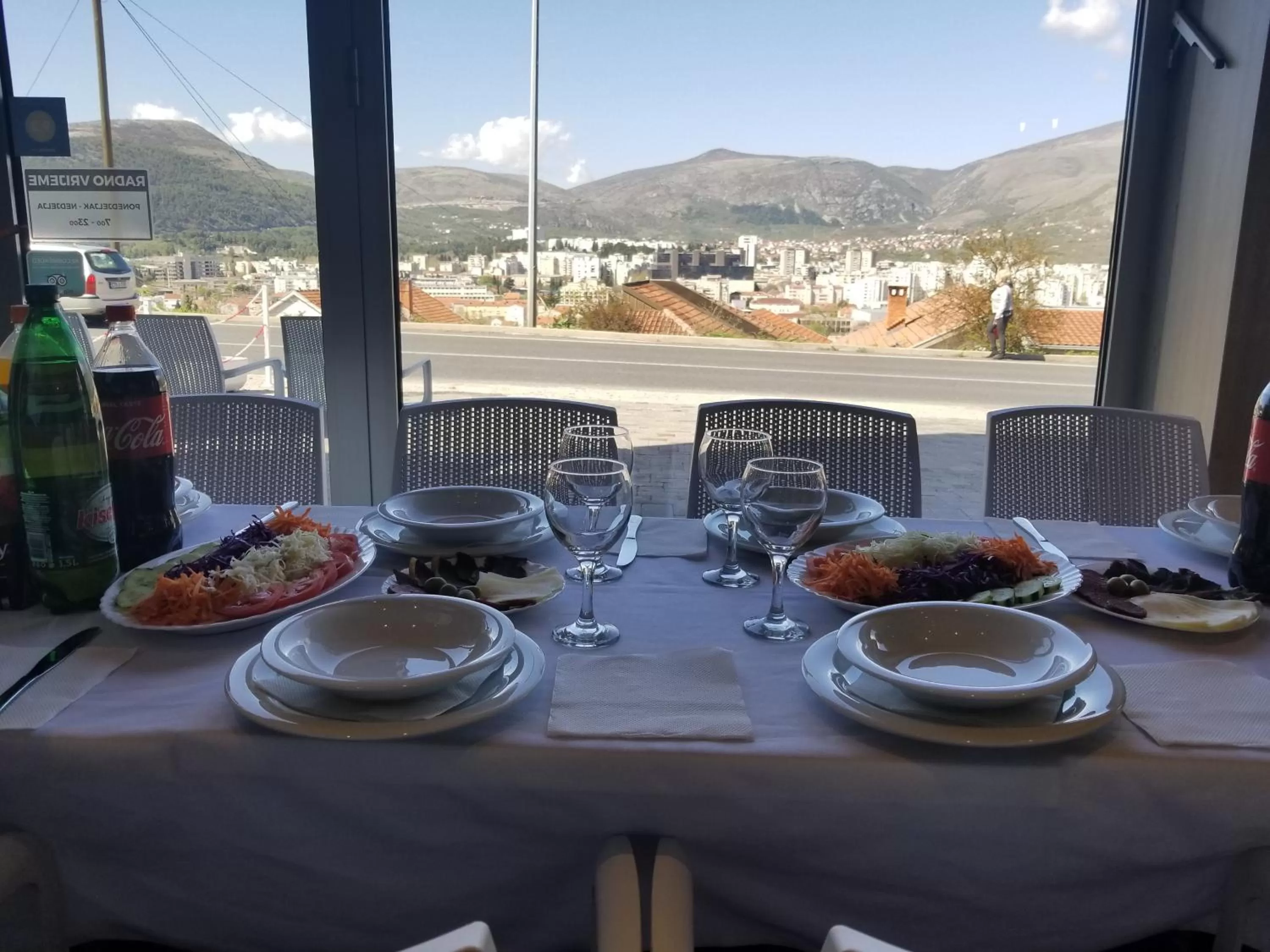 Restaurant/places to eat in Hotel Rivero A&S