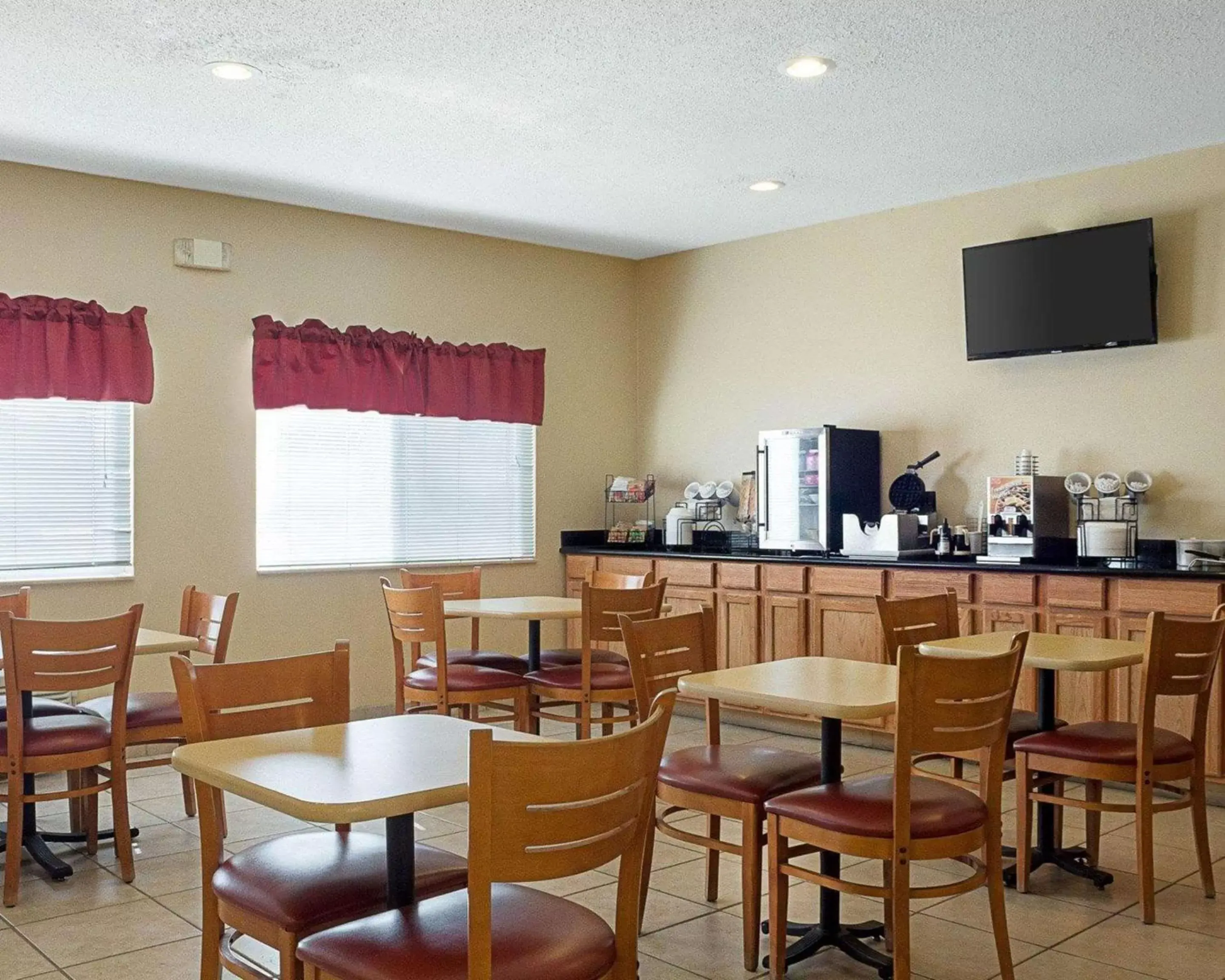 On site, Restaurant/Places to Eat in Econo Lodge