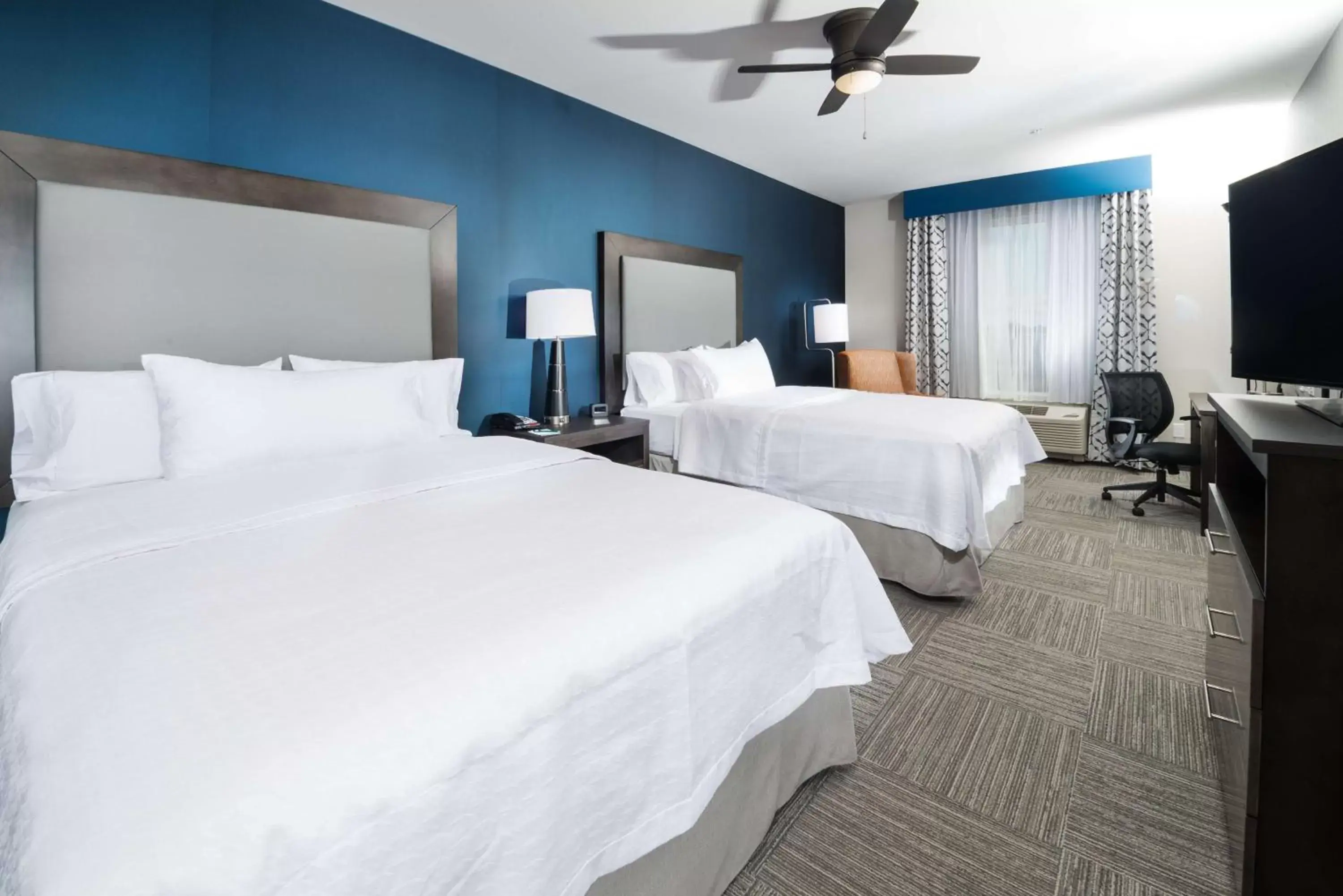 Bedroom, Bed in Homewood Suites By Hilton Tulsa Catoosa