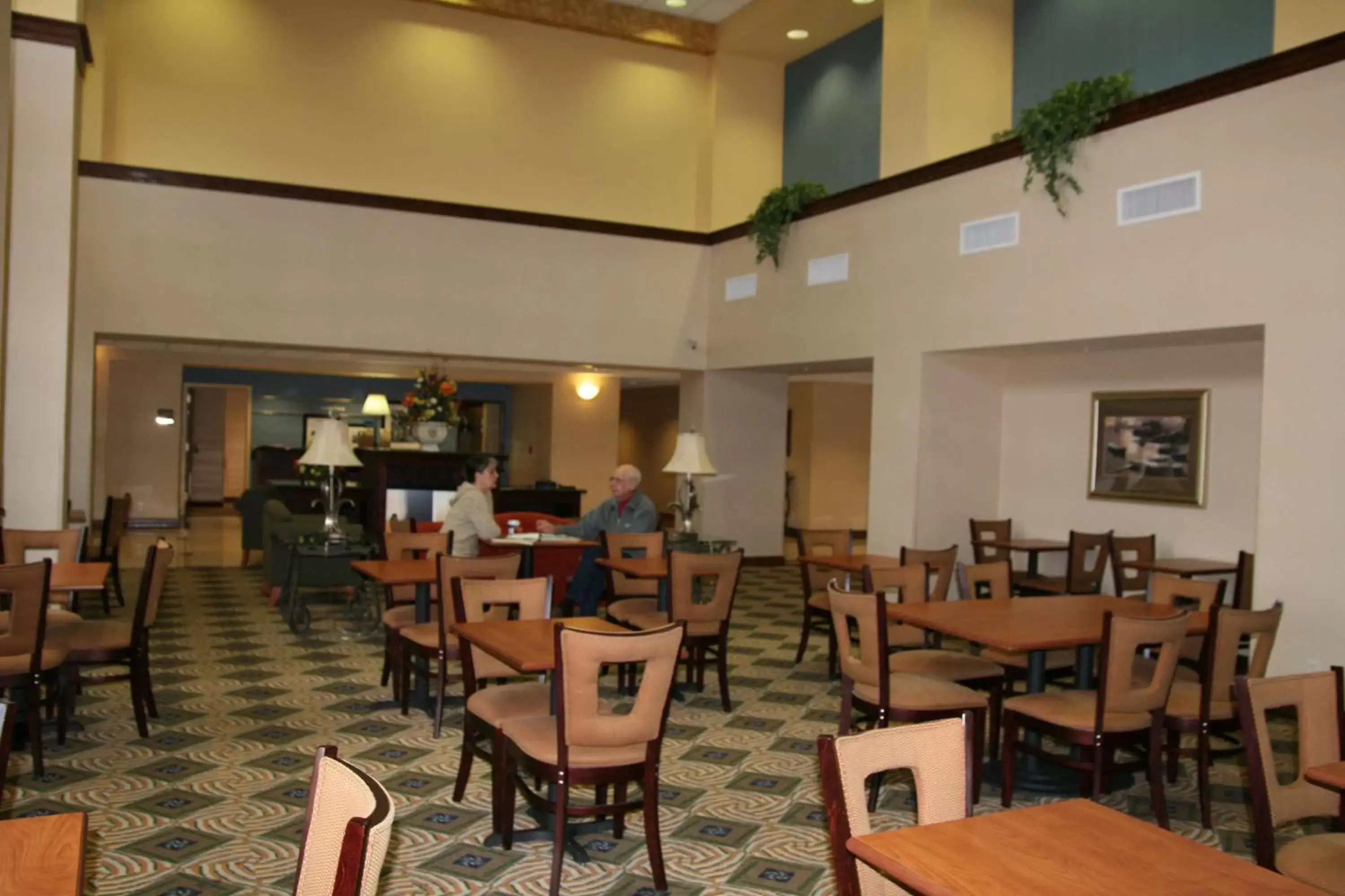 Dining area, Restaurant/Places to Eat in Hampton Inn & Suites Natchez