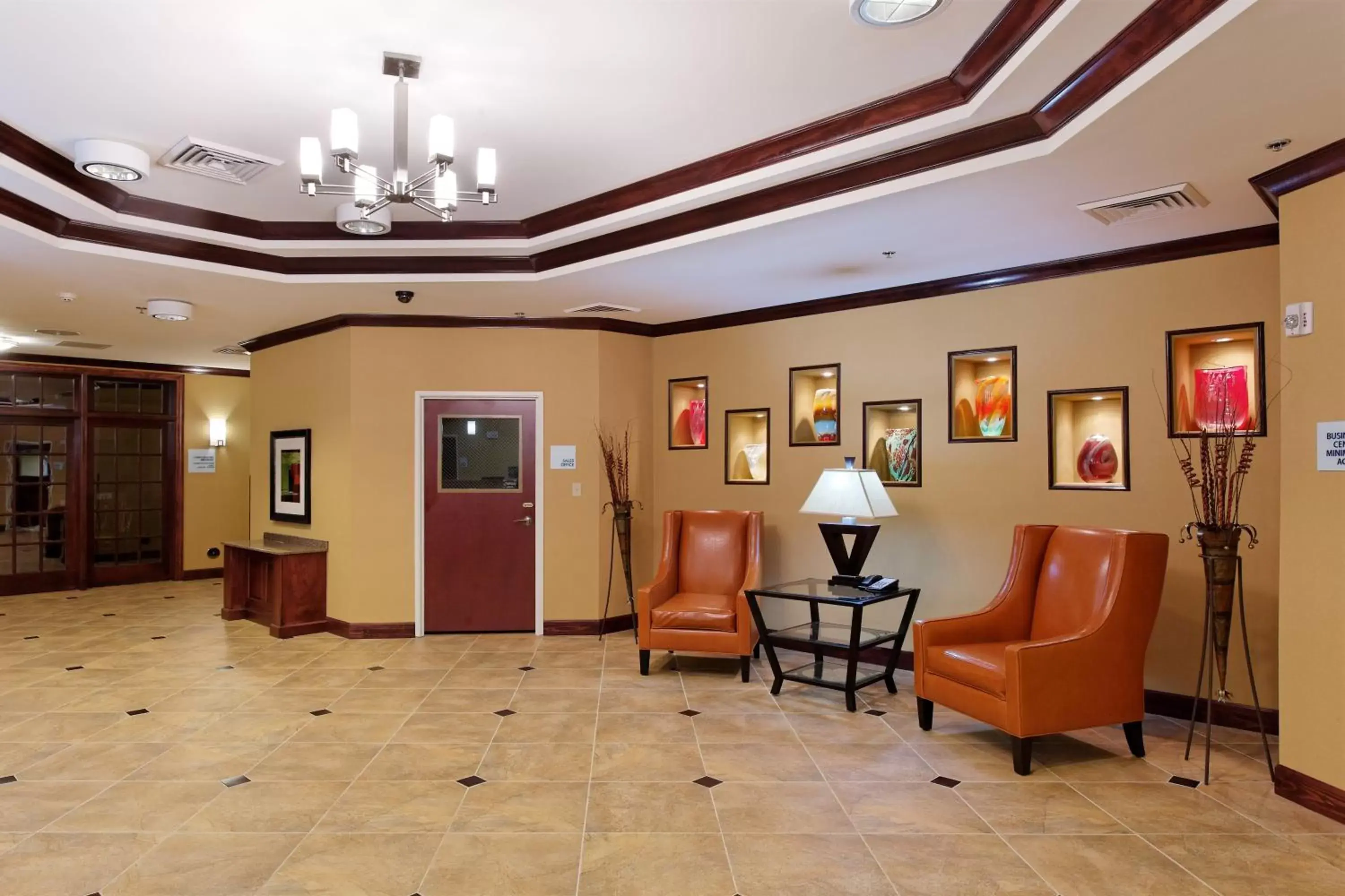 Property building, Lobby/Reception in Holiday Inn Express Florence Northeast, an IHG Hotel