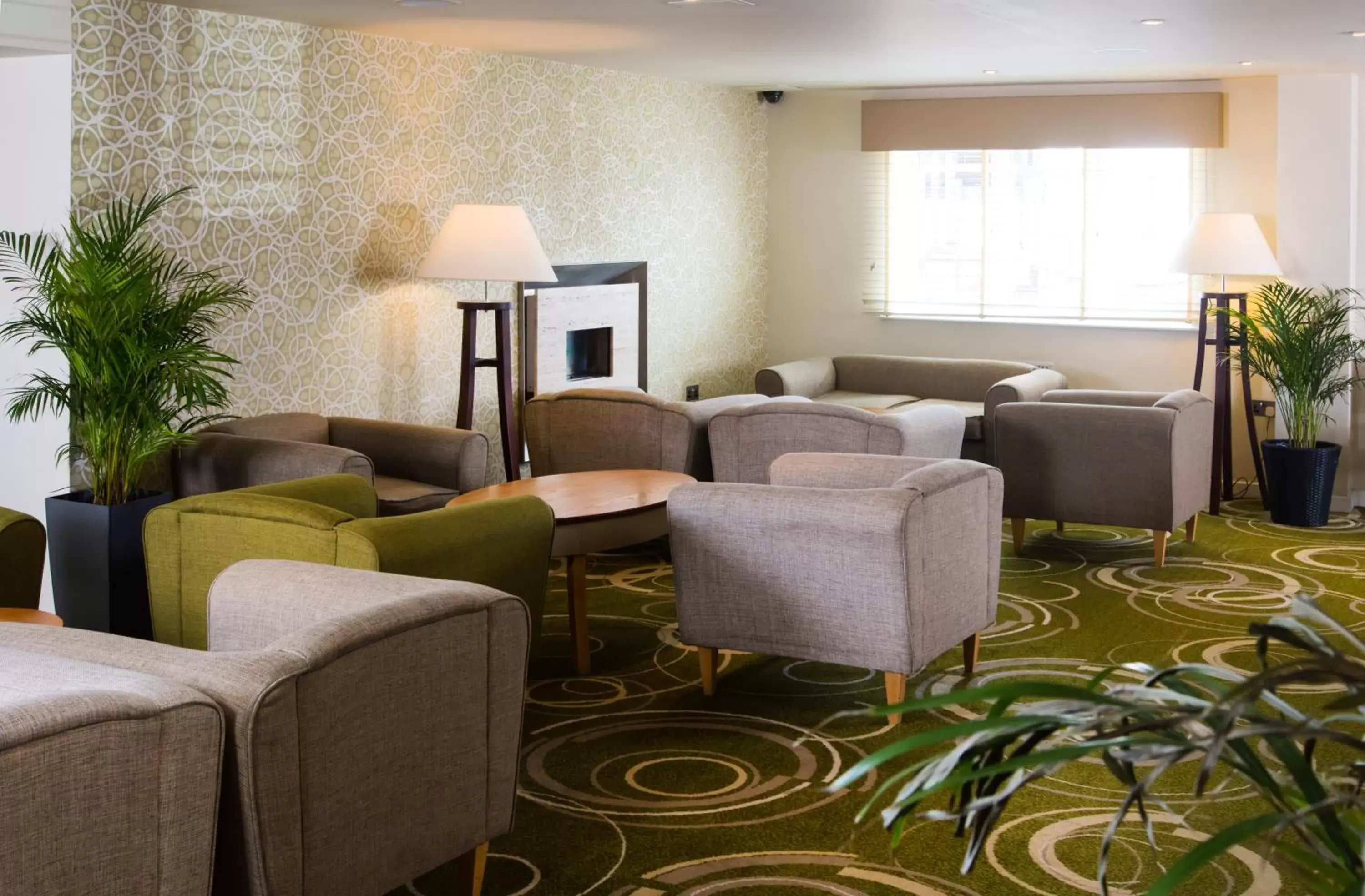 Communal lounge/ TV room, Lounge/Bar in Mercure Newbury West Grange Hotel